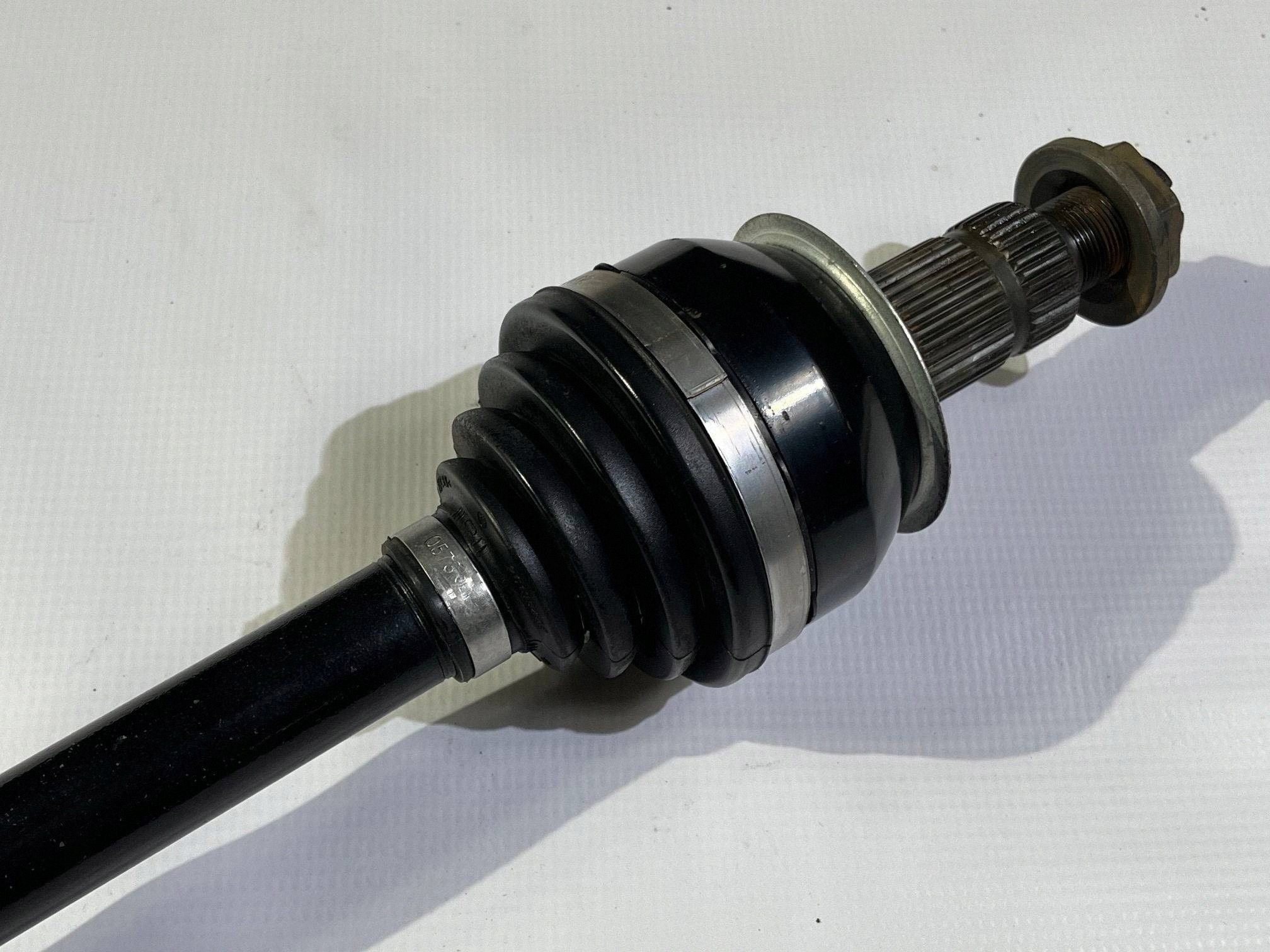 semi-axis rear left Chevrolet Camaro SS 6.2 v8 2009-2015 P92238377
