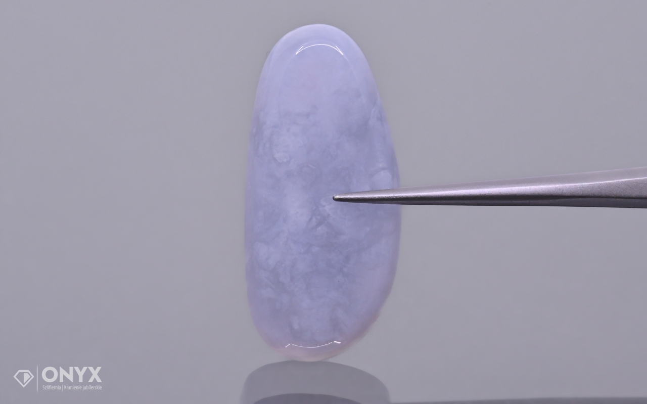 Chalcedon modrá konvexní nepravidelná destička 29x13,5 mm