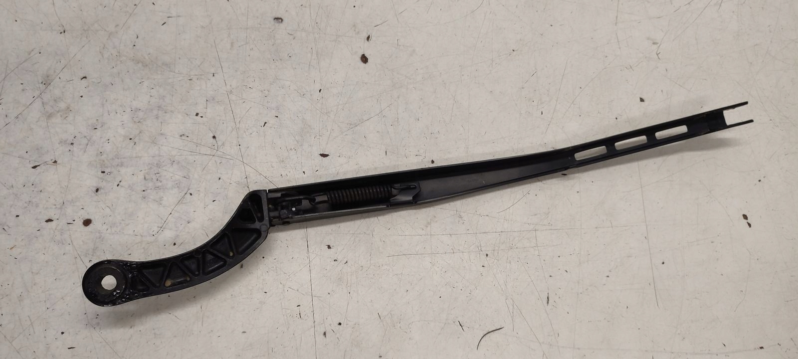 wiper arm right Audi A4 B6 1,6 8V MPI