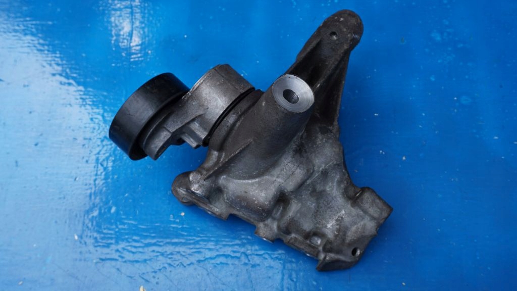 VOLVO S80 V70 XC70 XC60 3.2 3.0 T6 - engine mount