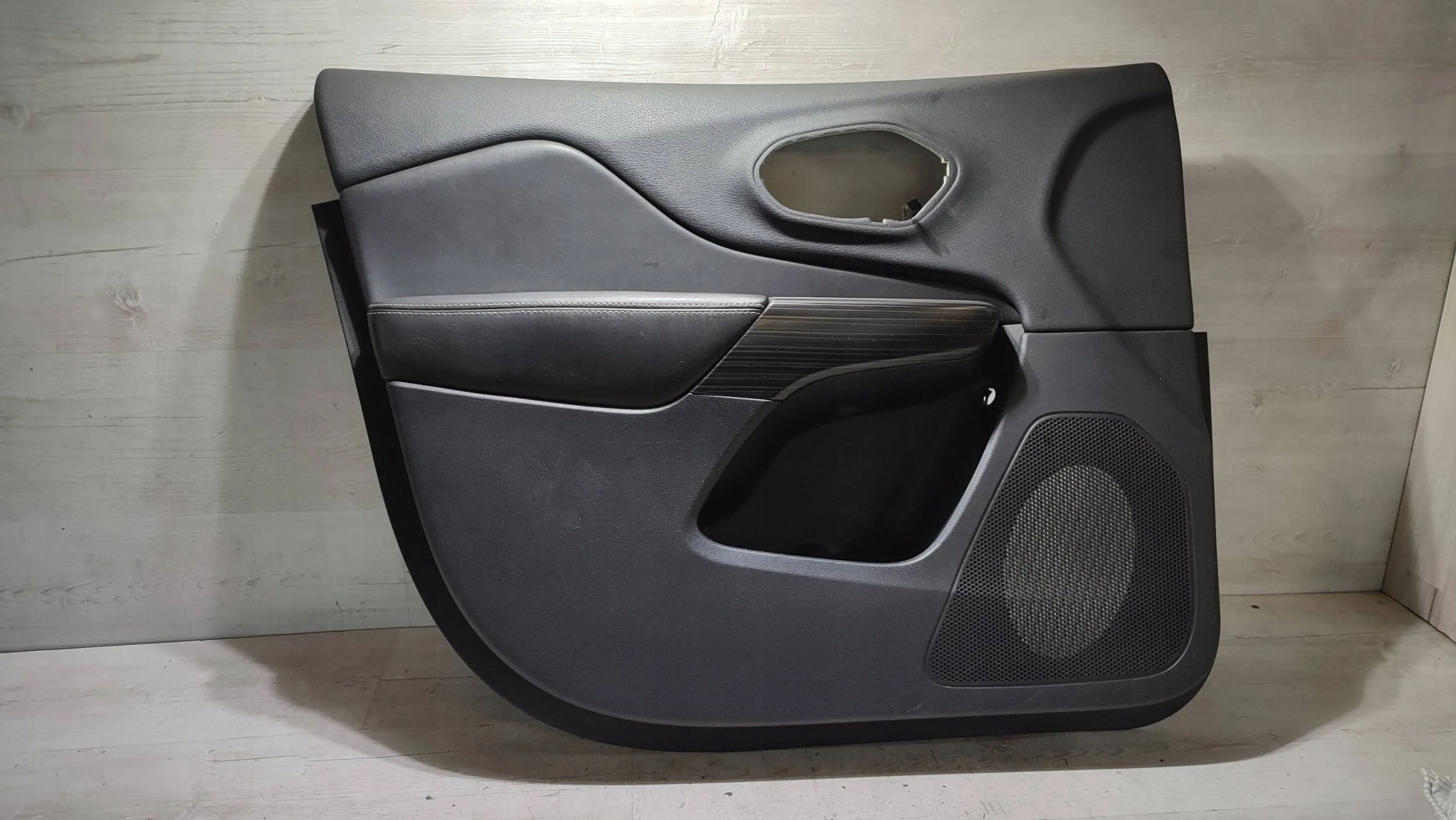 Jeep Cherokee 2015 front left side / side door przednich