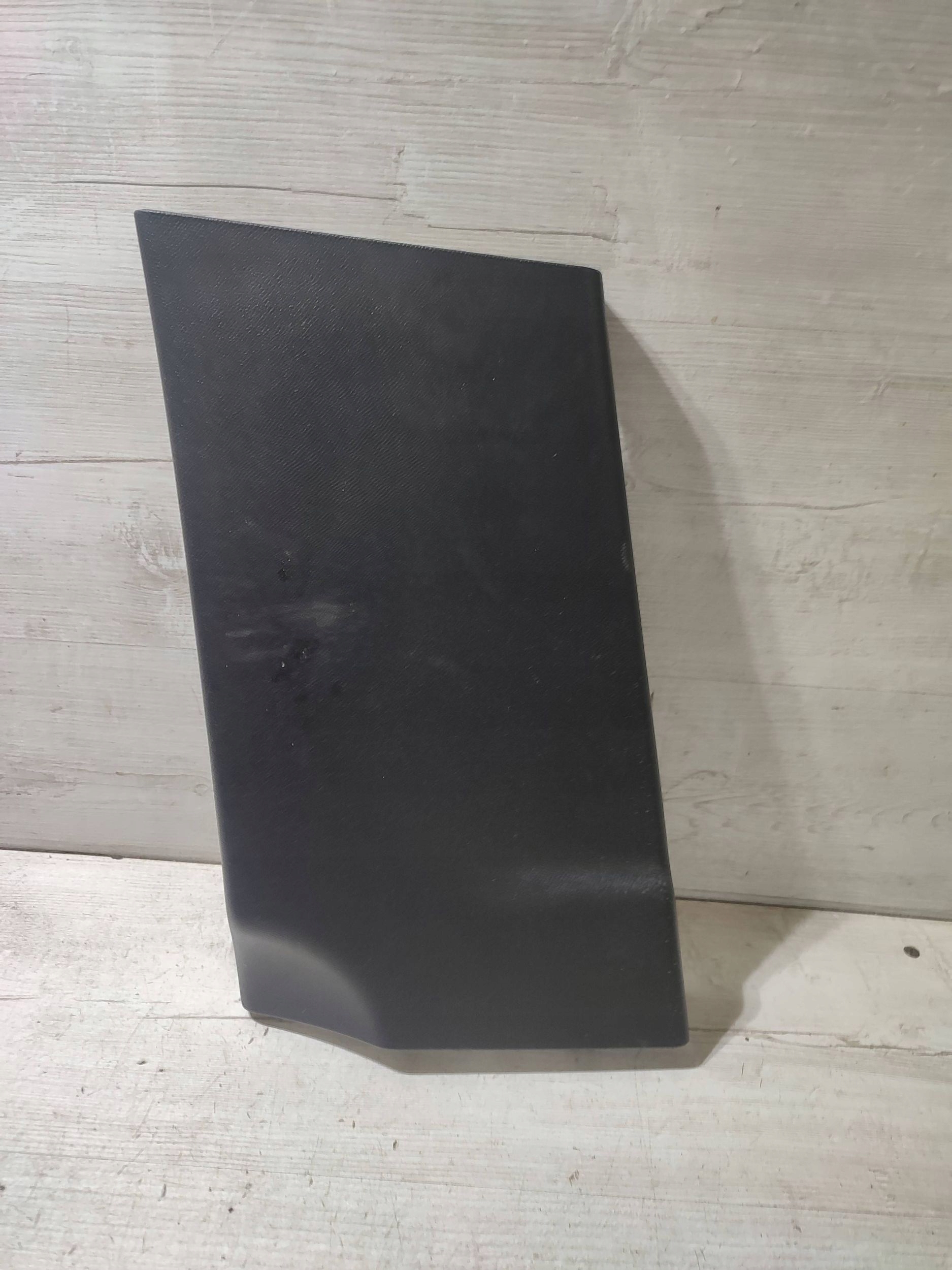 Peugeot 2008 II 2020 left side cover lower slupka / B