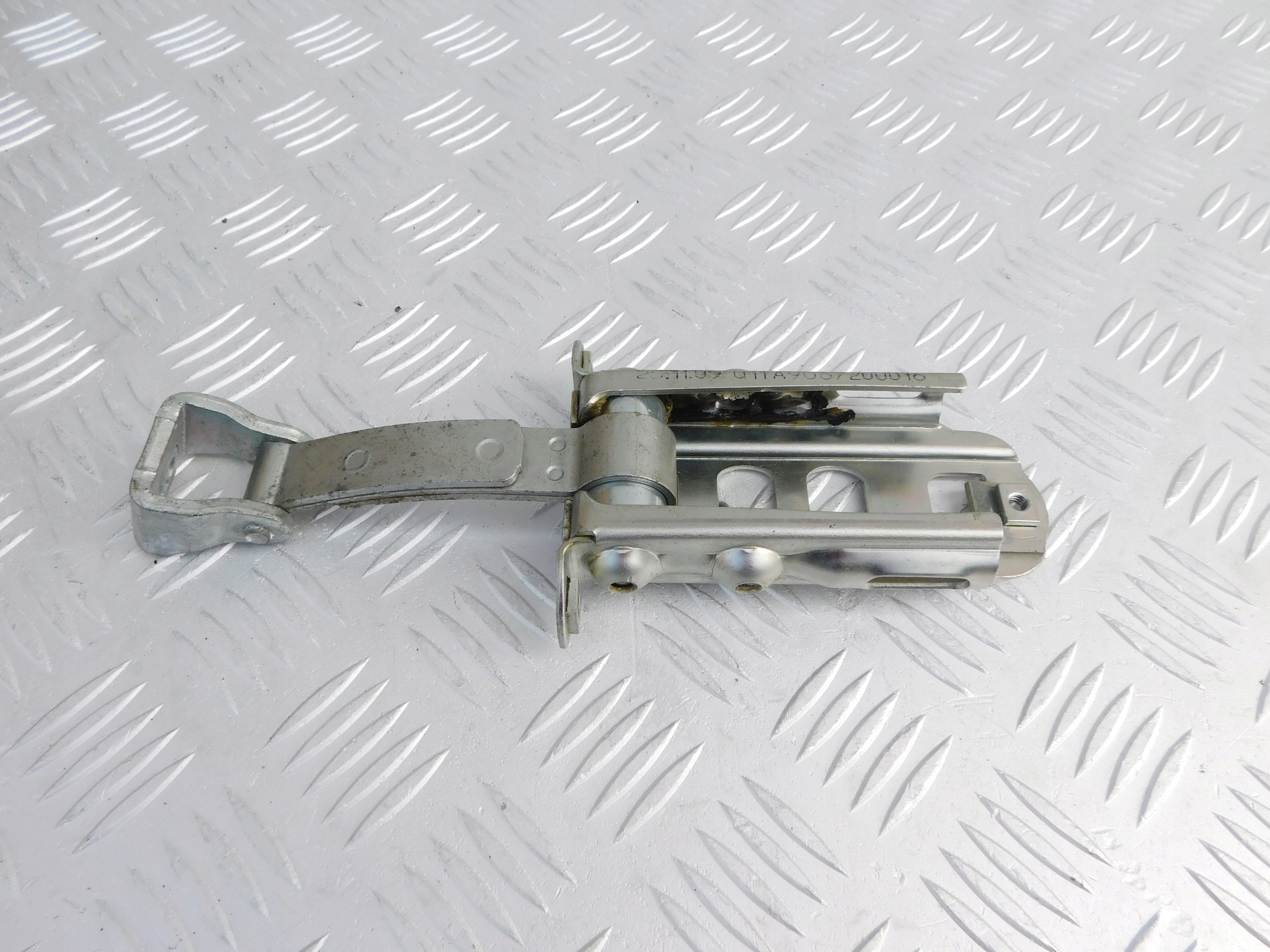Sprinter 906 VW Crafter limiter of the opening door left right A9067200016