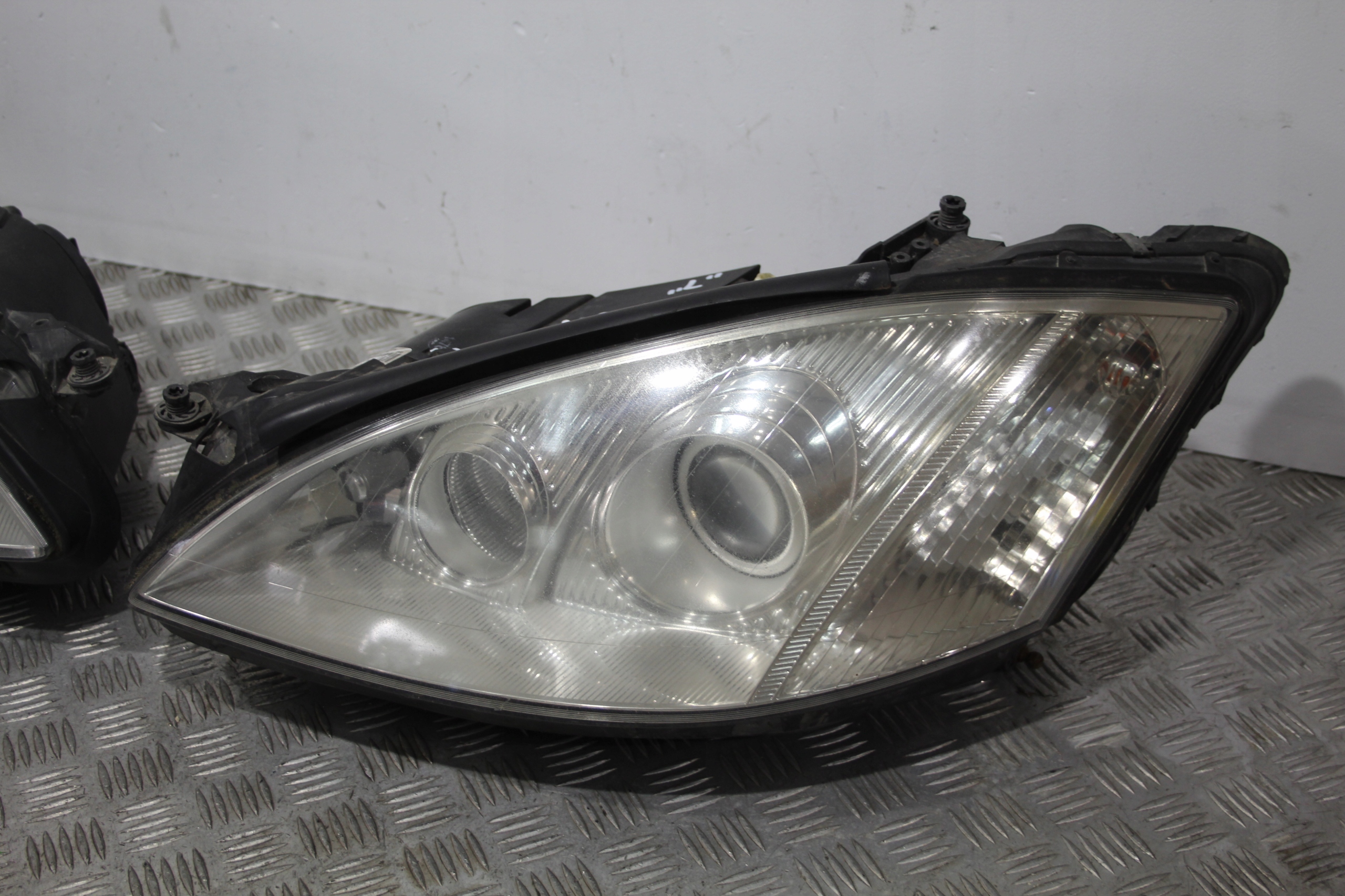 lights front XENONY S-KLASA W221 A2218200761