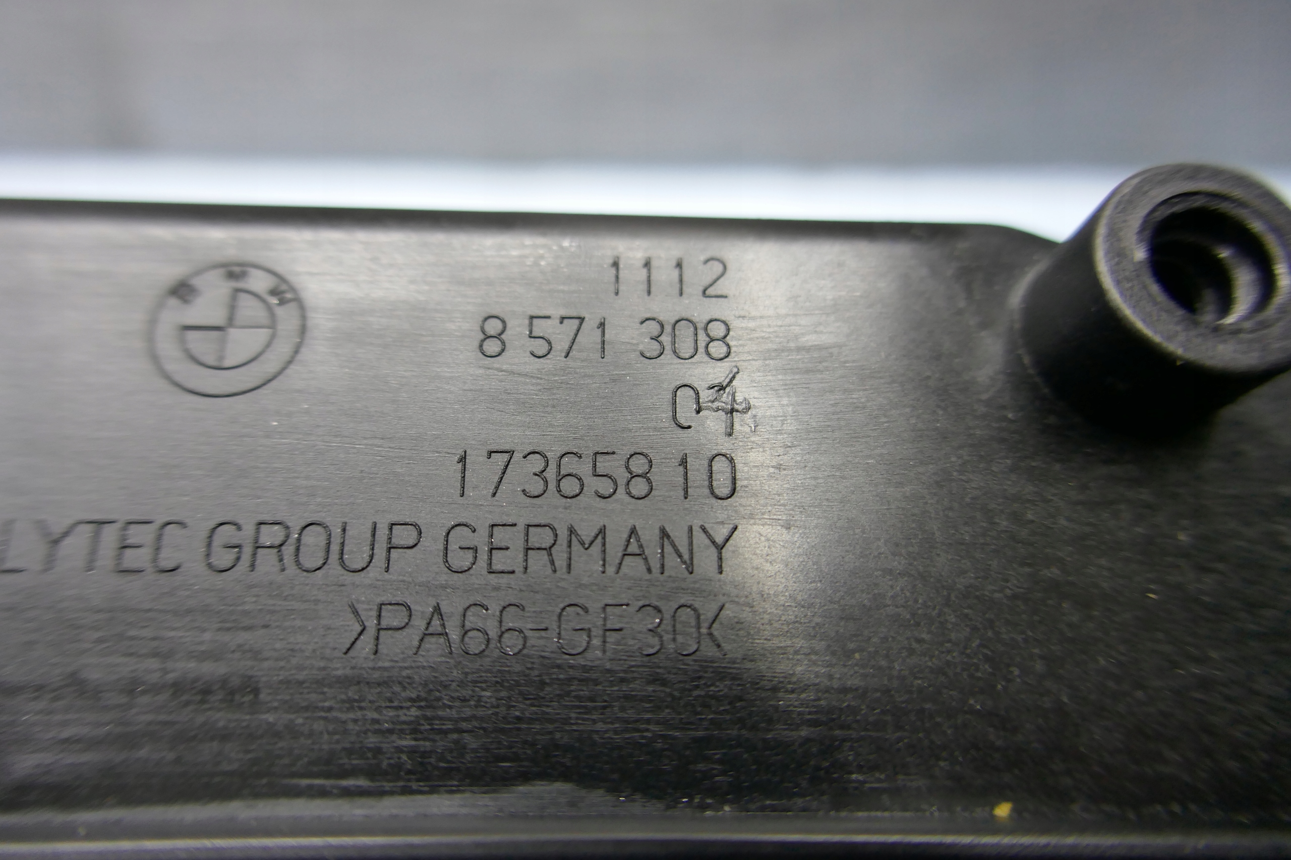 POKRYWA ZAWORÓW BMW G11 G20 G30 B57 8571308 Numer katalogowy części 8571308