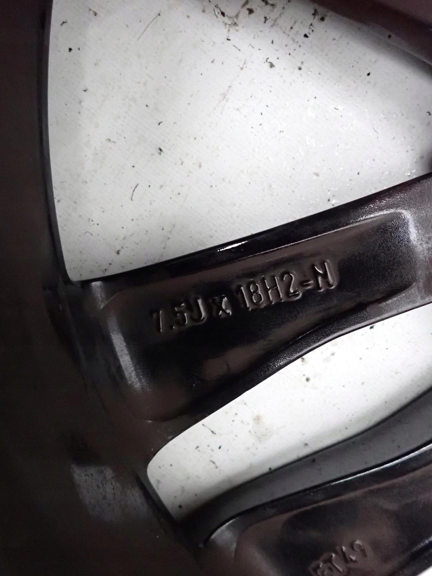 MERCEDES A1774012700 7,5x18H2 ET49 18" disk hliníkový