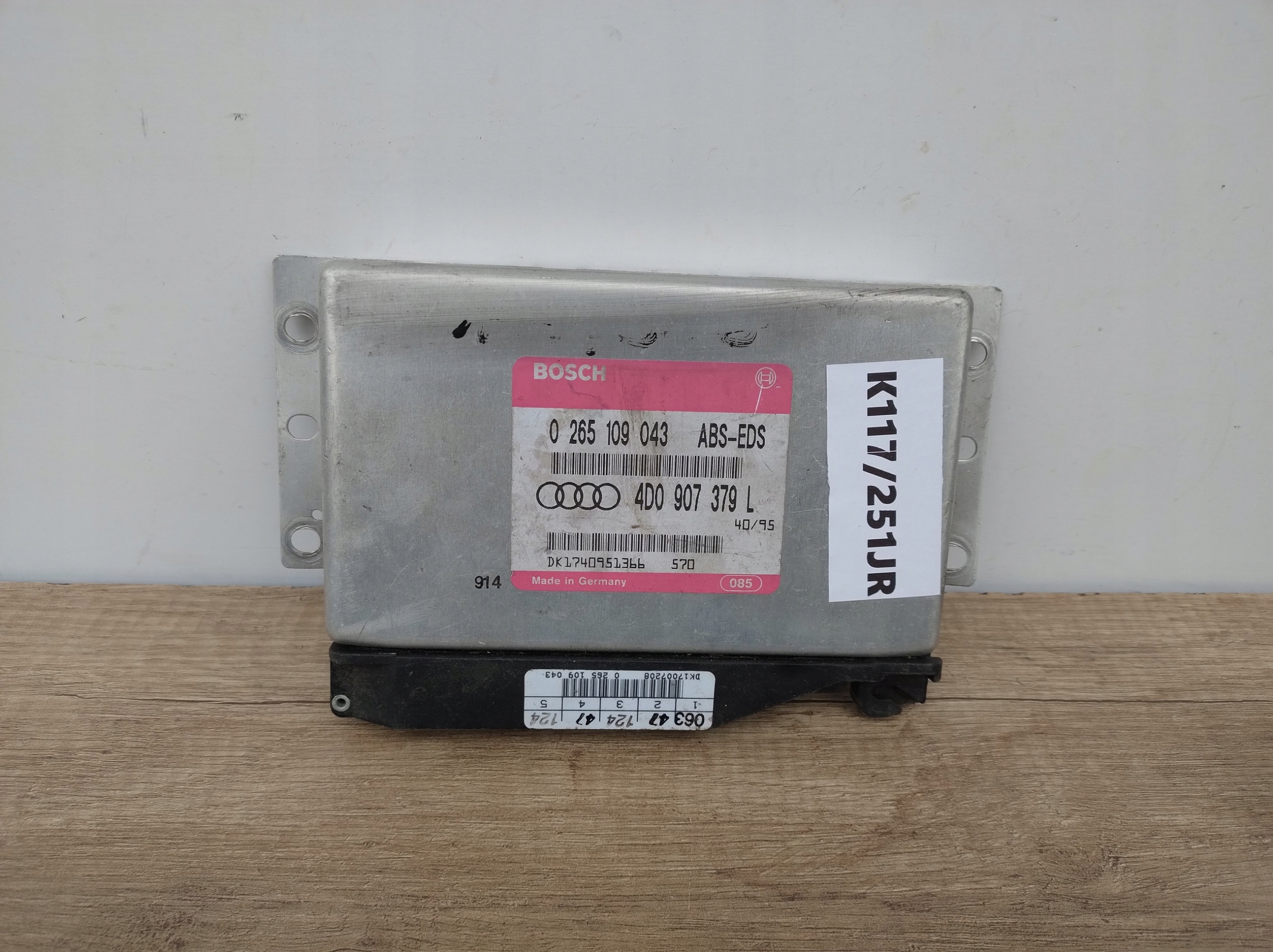 AUDI A8 D2 Computer Bedienteil ABS ESP 4D0907379L K117/251JR