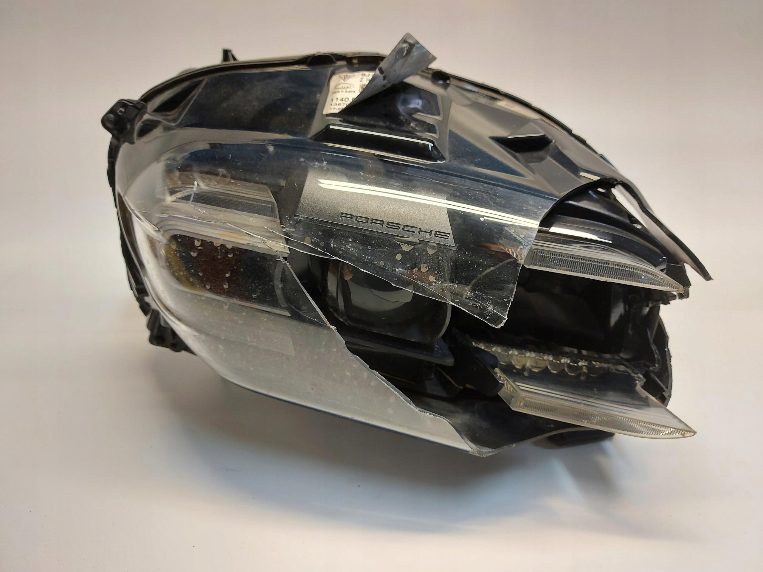 Taycan Cross Turismo reflektor light right front front 9j1941034h