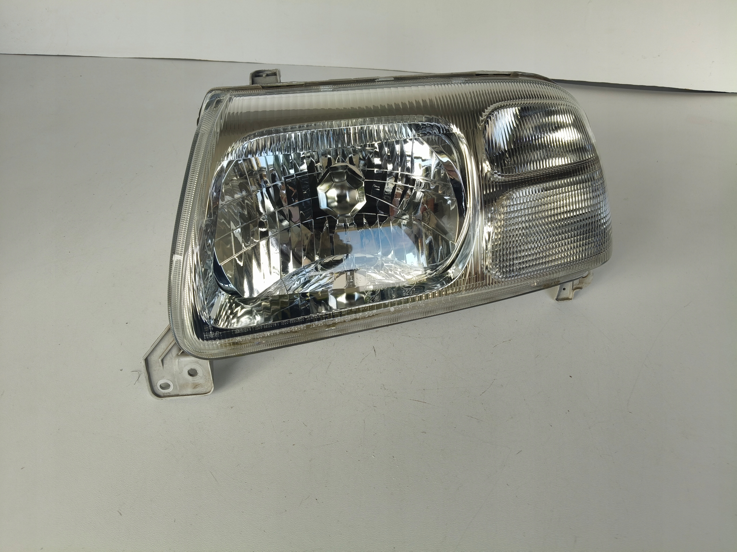 light left REFLEKTOR SUZUKI GRAND VITARA 98-05