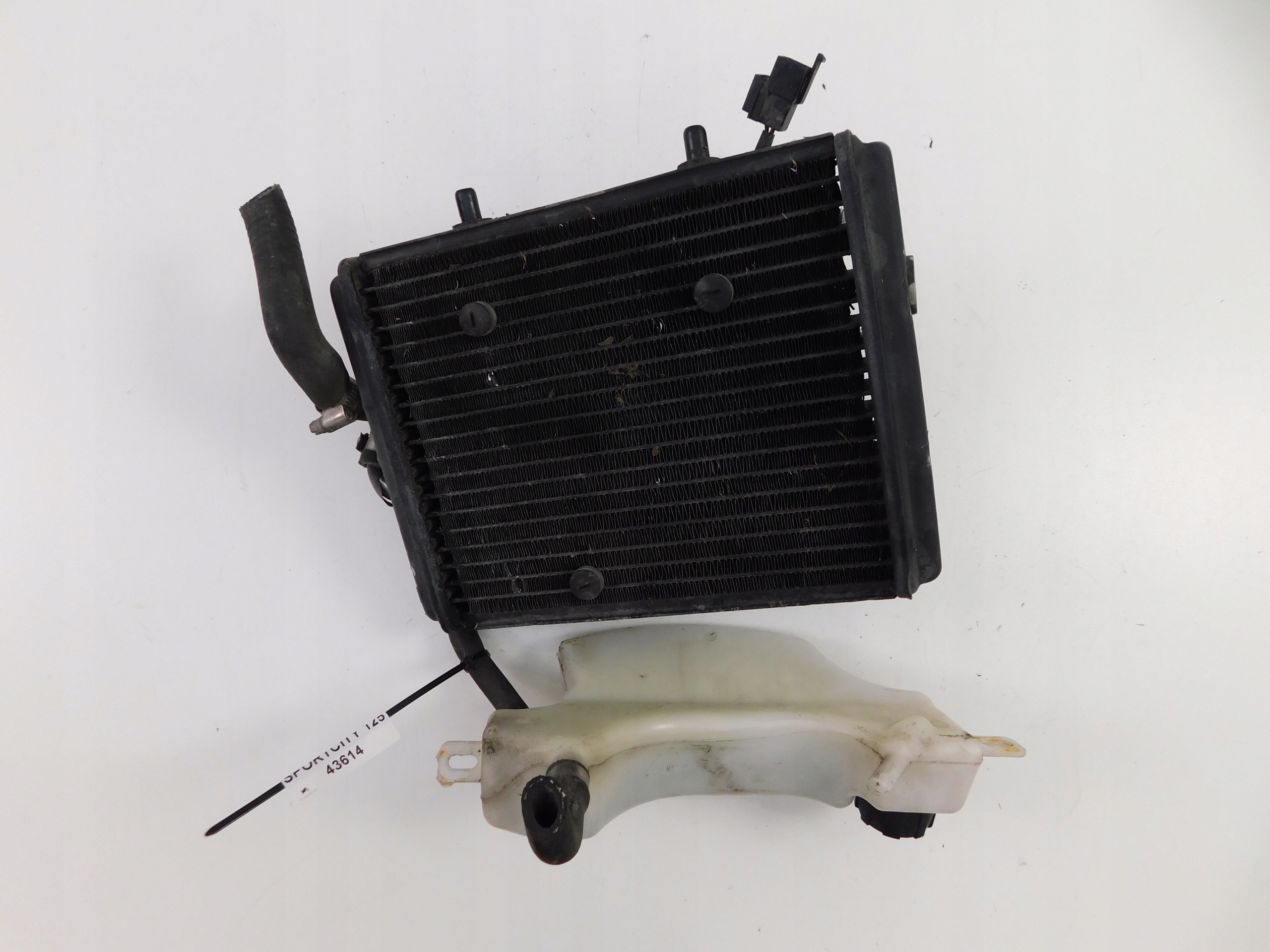 APRILIA SPORTCITY 125 CHŁODNICA WENTYLATOR ZBIORNI