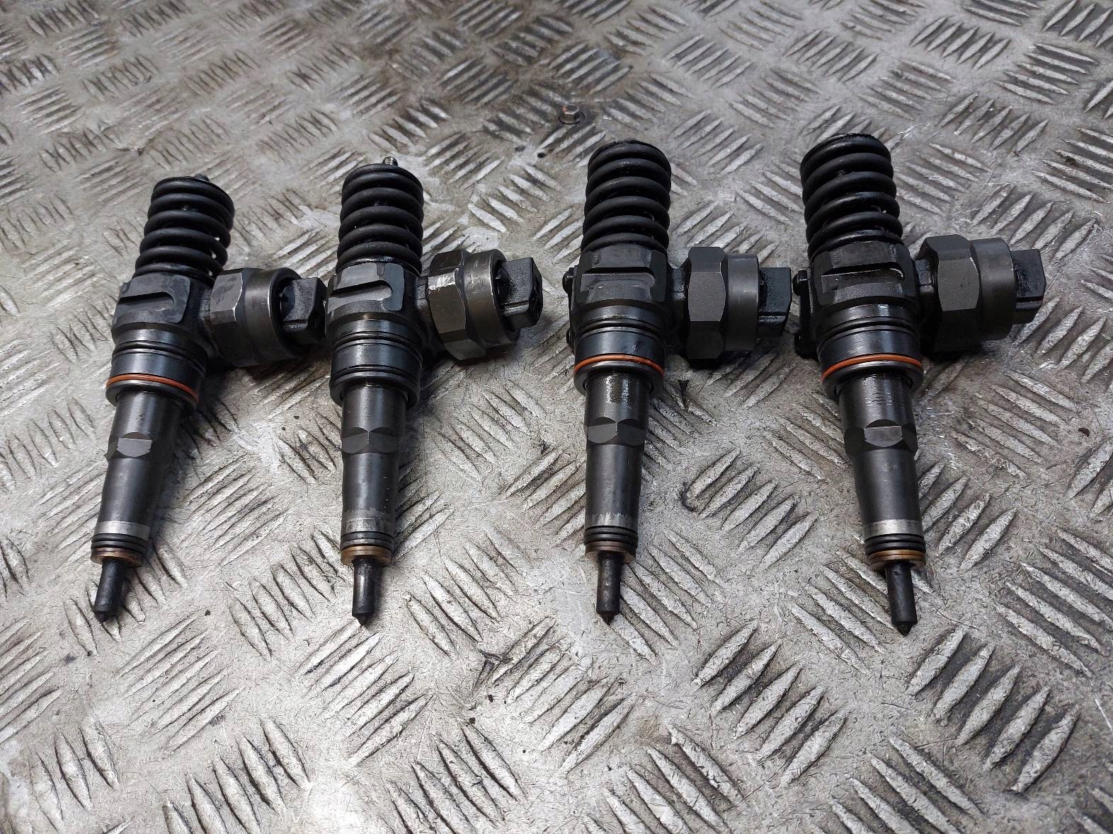 Einspritzdüsen KOMPLET VOLKSWAGEN GOLF IV 1.9 TDI 038130073F