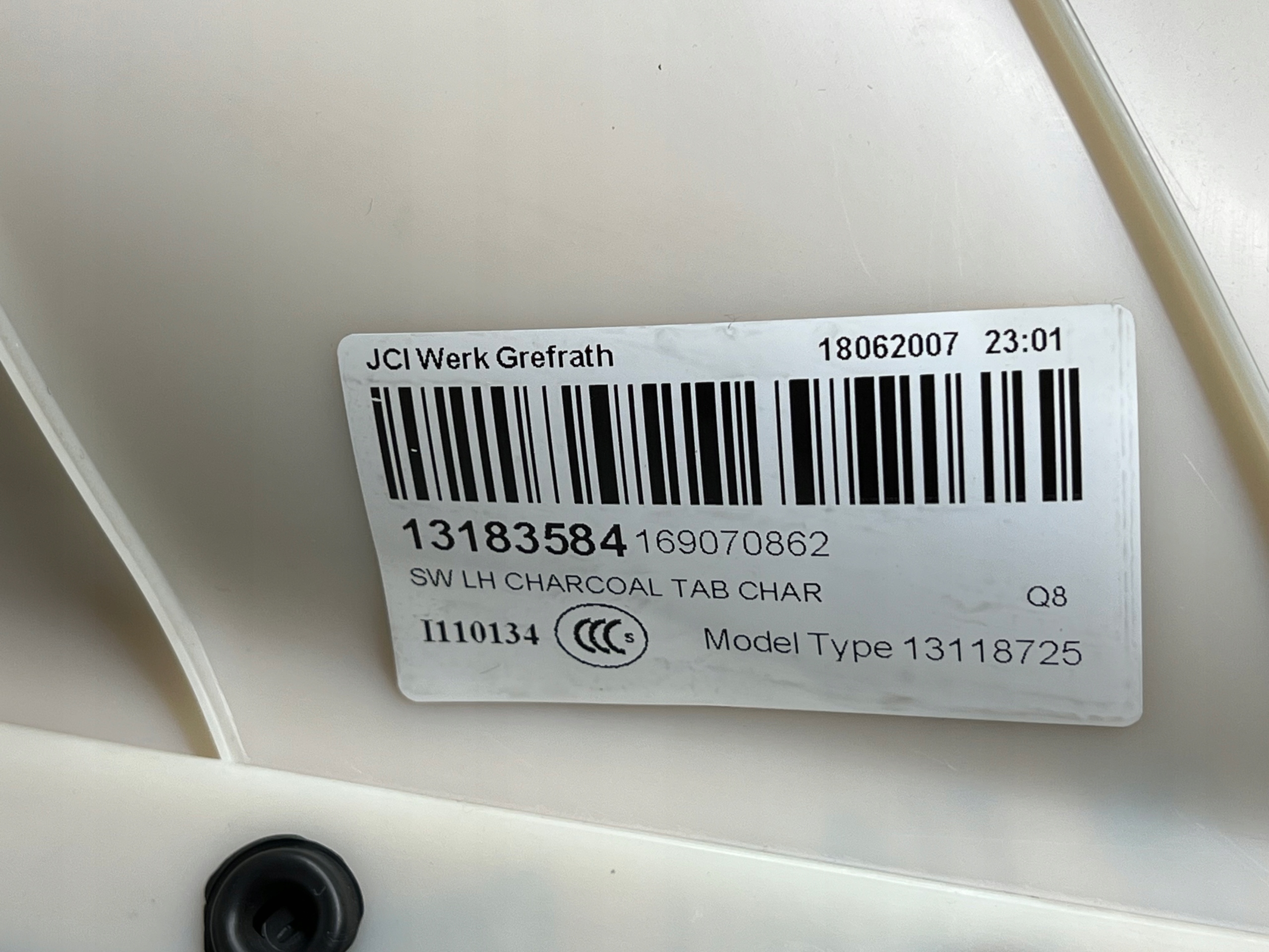 OPEL ASTRA H III GTC side upholstery left rear part 3D 13183584