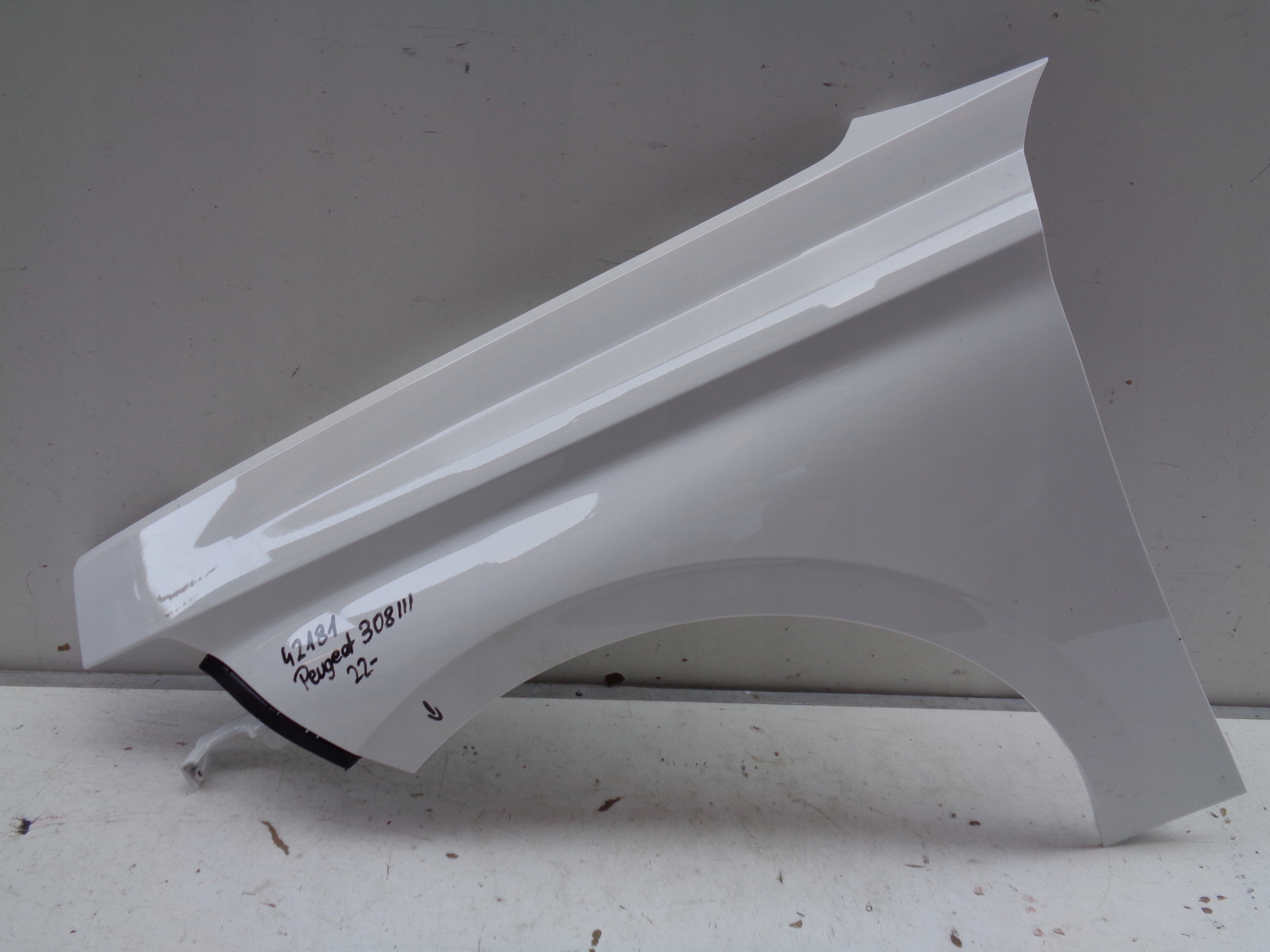 fender left front PEUGEOT 308 III 22- NR 42181