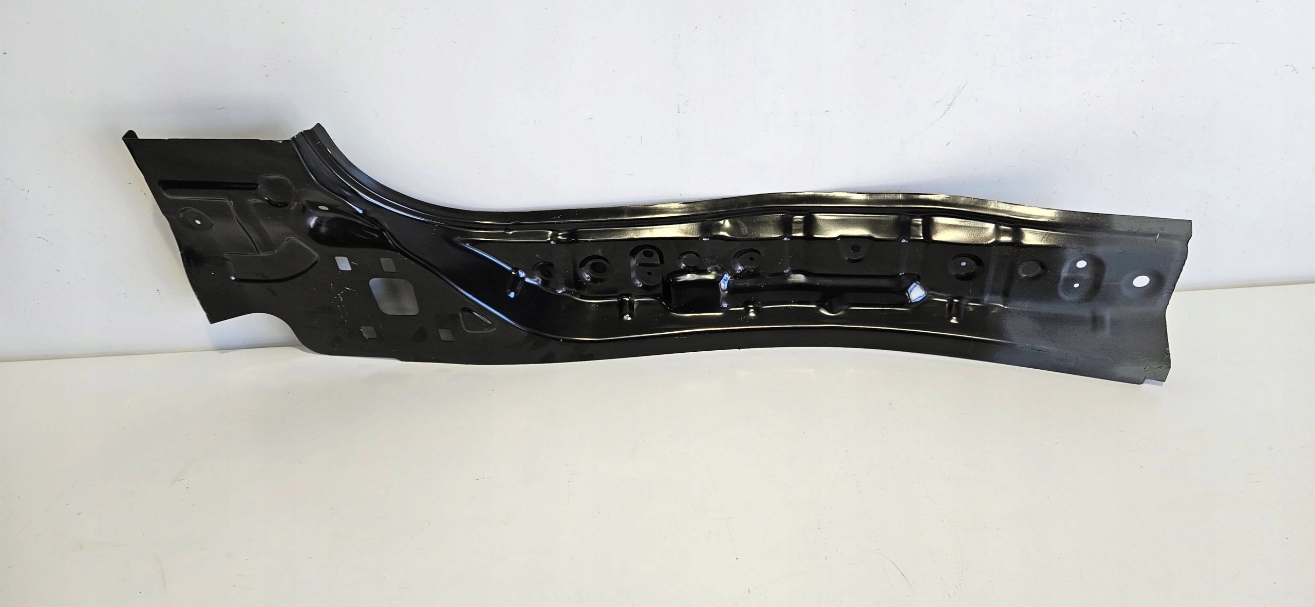 PAS TYLNY RENAULT TALISMAN KOMBI NOWY ORYGINAŁ Producent części Renault OE