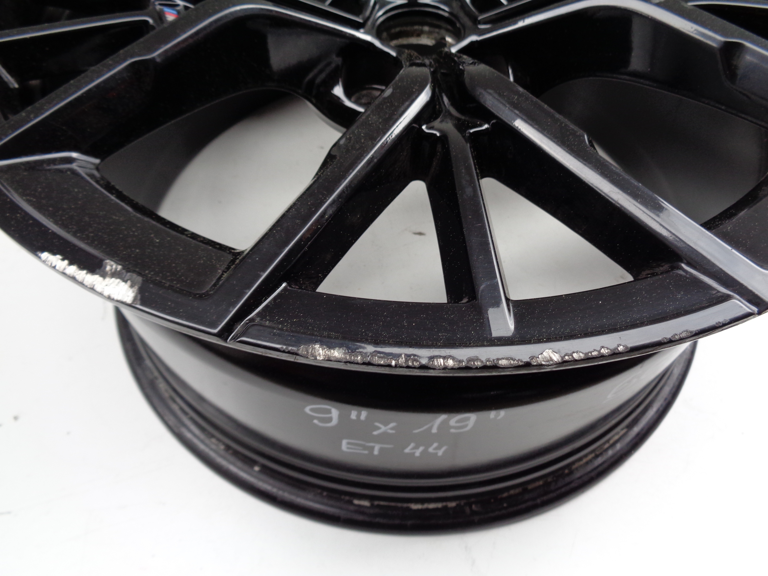 disk hliníkový BMW 9JX19 ET44 5X112 NR 669