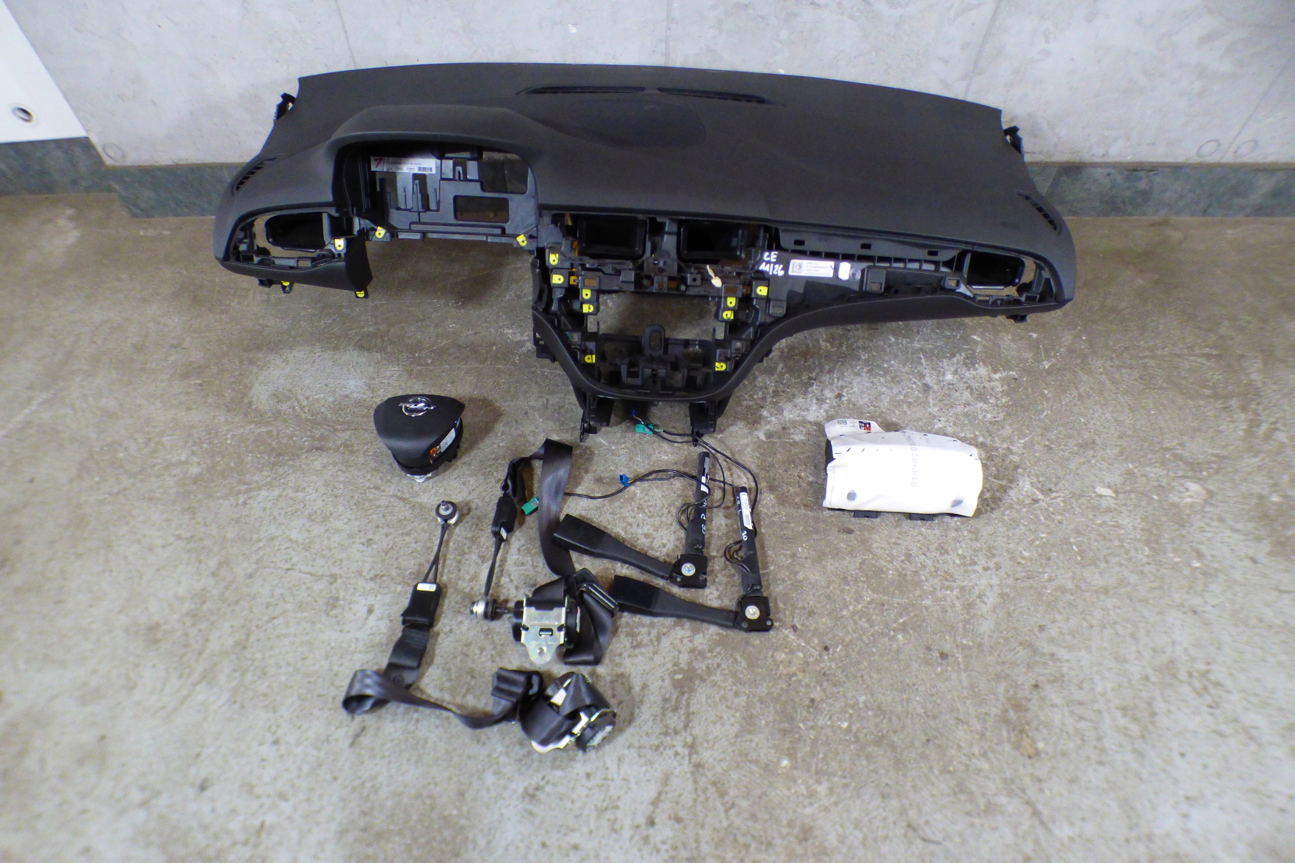 dashboard console airbags adjusters running board original st.BDB OPEL Corsa E