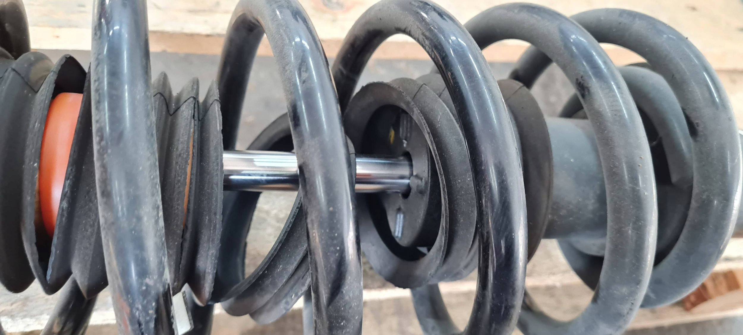Jeep Grand Cherokee WL 2022 shock absorber ZE spring left front 68374980AE