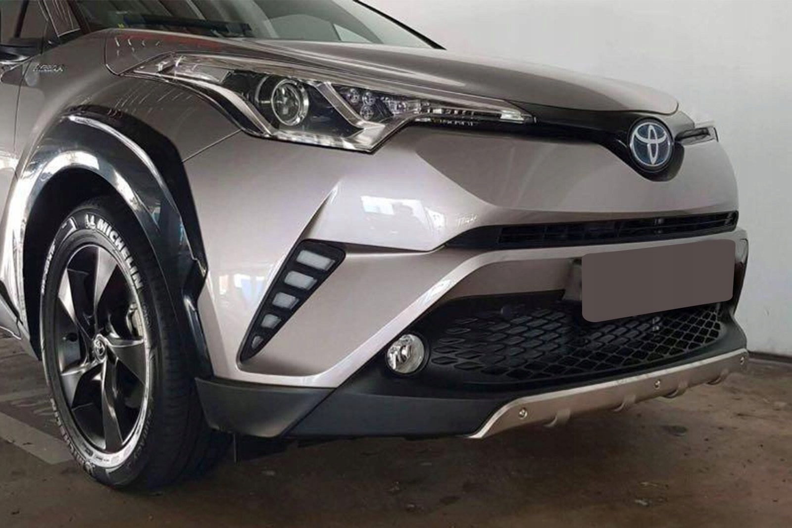 TOYOTA C-HR 2016-2020 DOKŁADKI ZDERZAKÓW STAL Producent części Inny