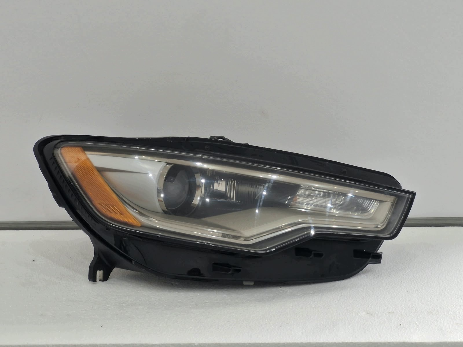 light right Audi A6 4G Bi-Xenon LED USA