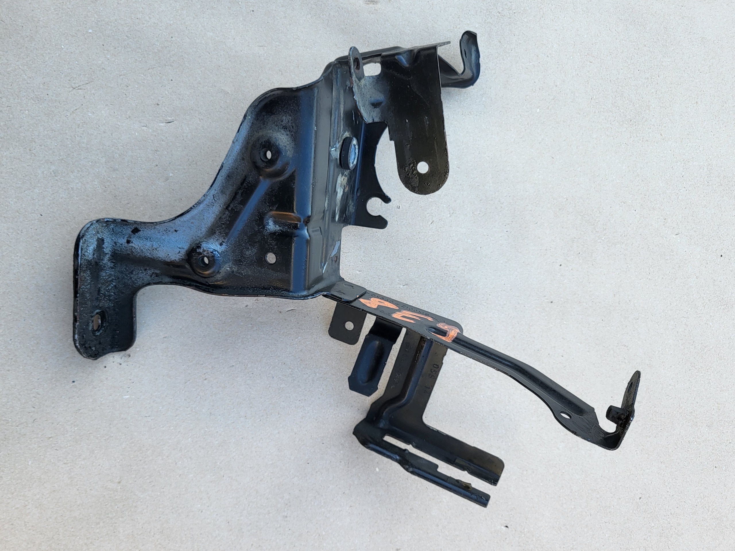 holder bracket console POMPY ABS AUDI A4 B6 B7 1.8 T 8E9 AVANT OE