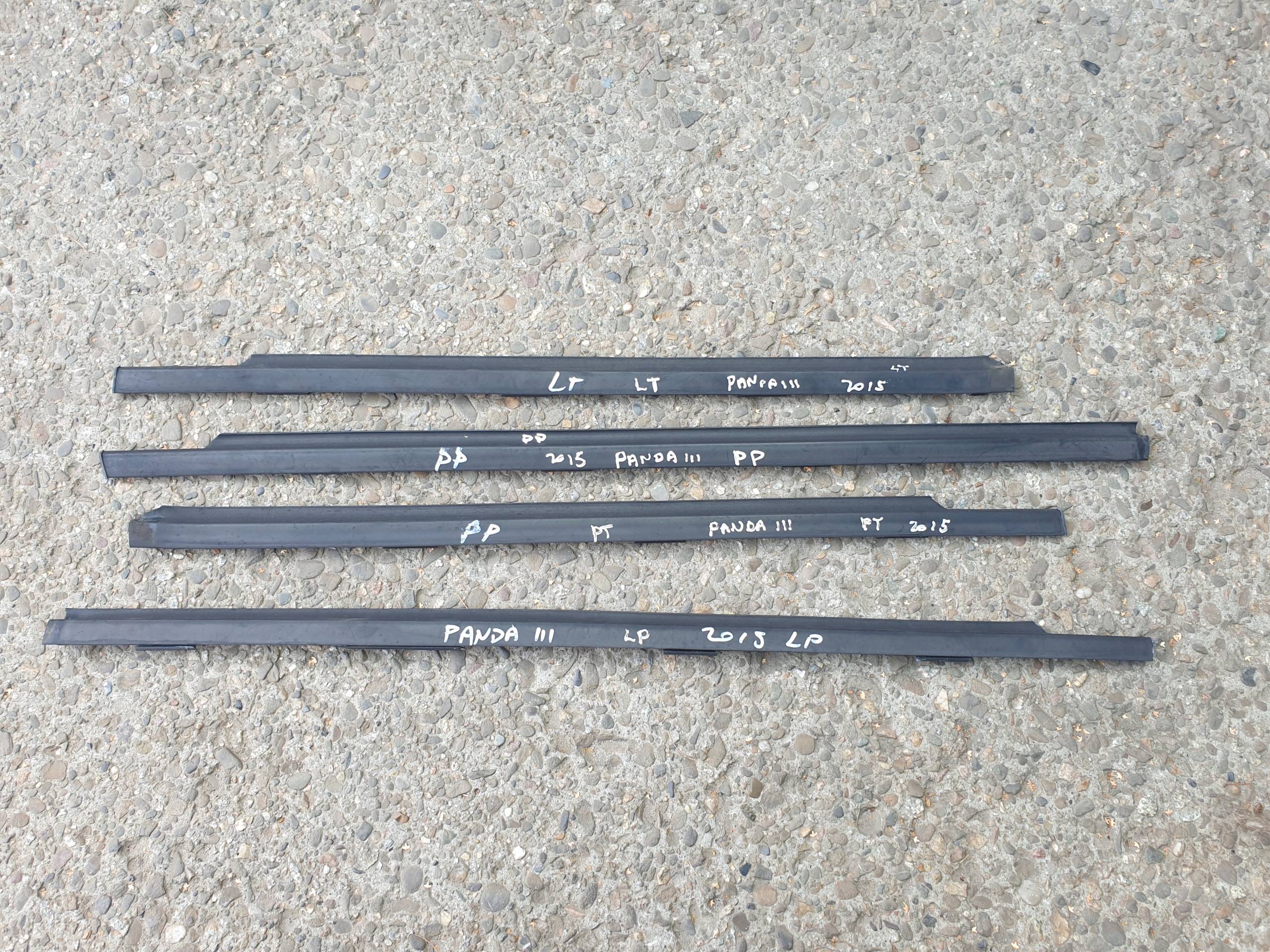 moulding dust door FIAT PANDA III 2012