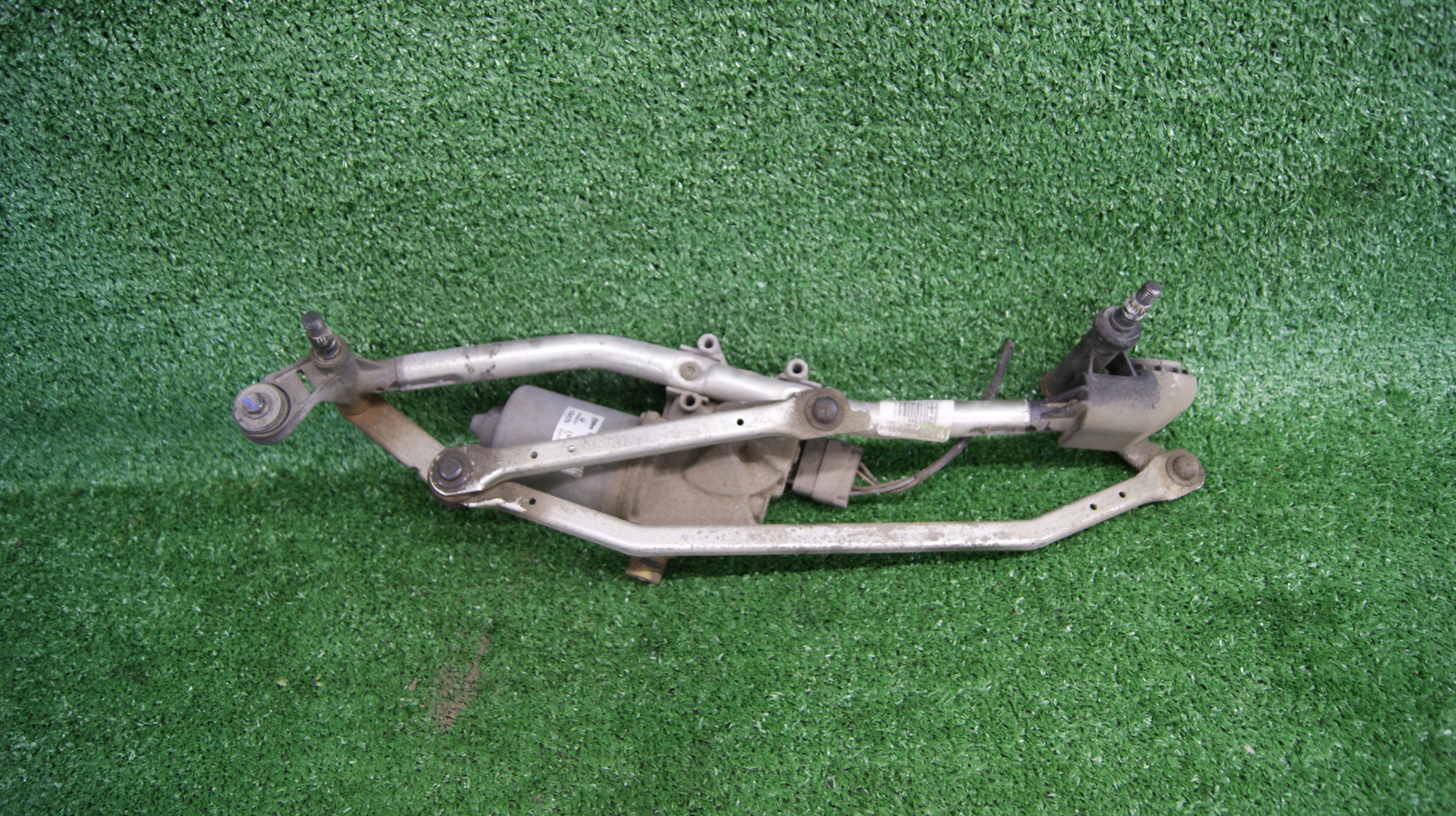 wiper mechanism front RENAULT LAGUNA 3 W00011129