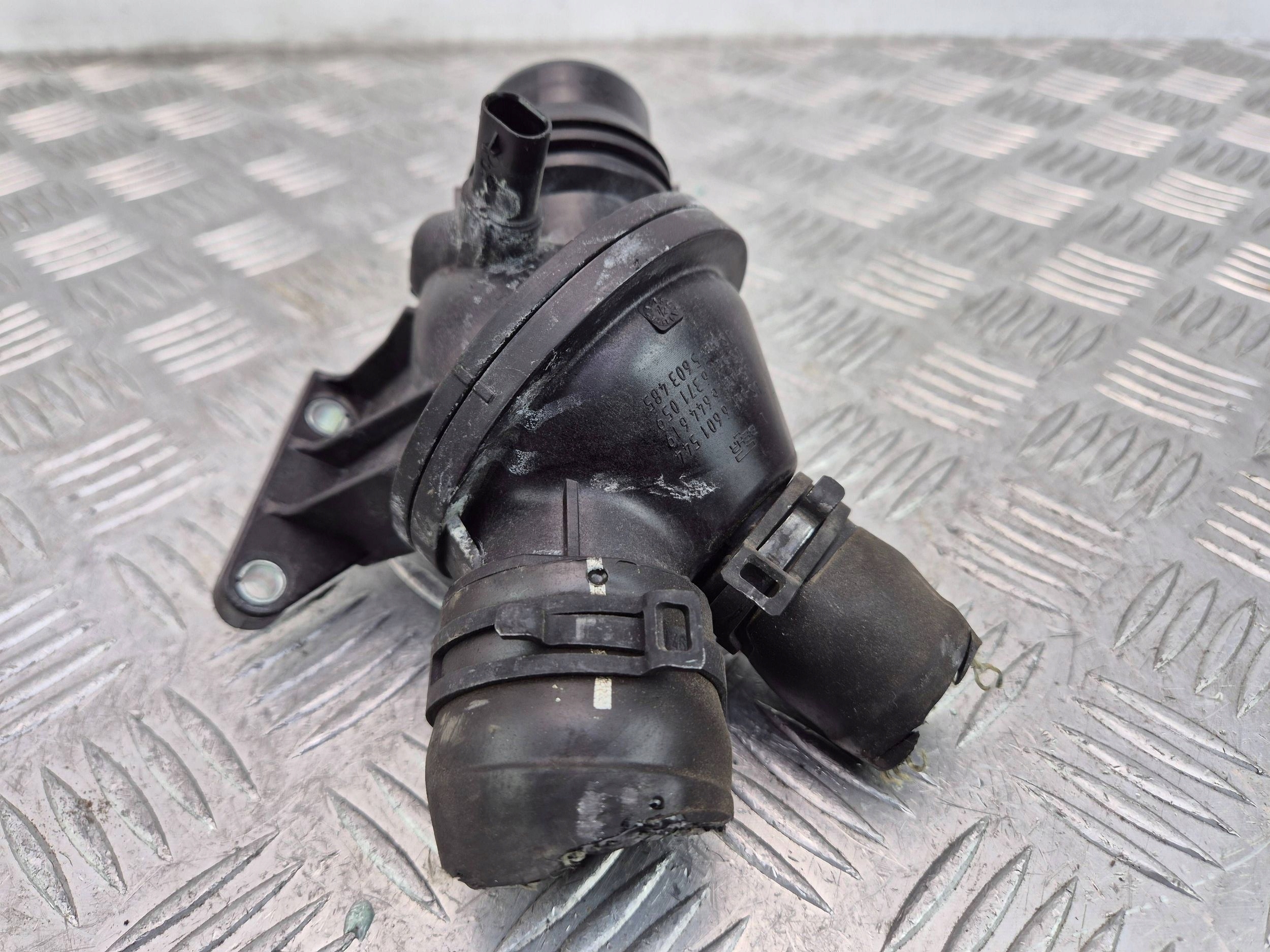 BMW X1 E84 xDrive 20i csomag termostatu 763347602