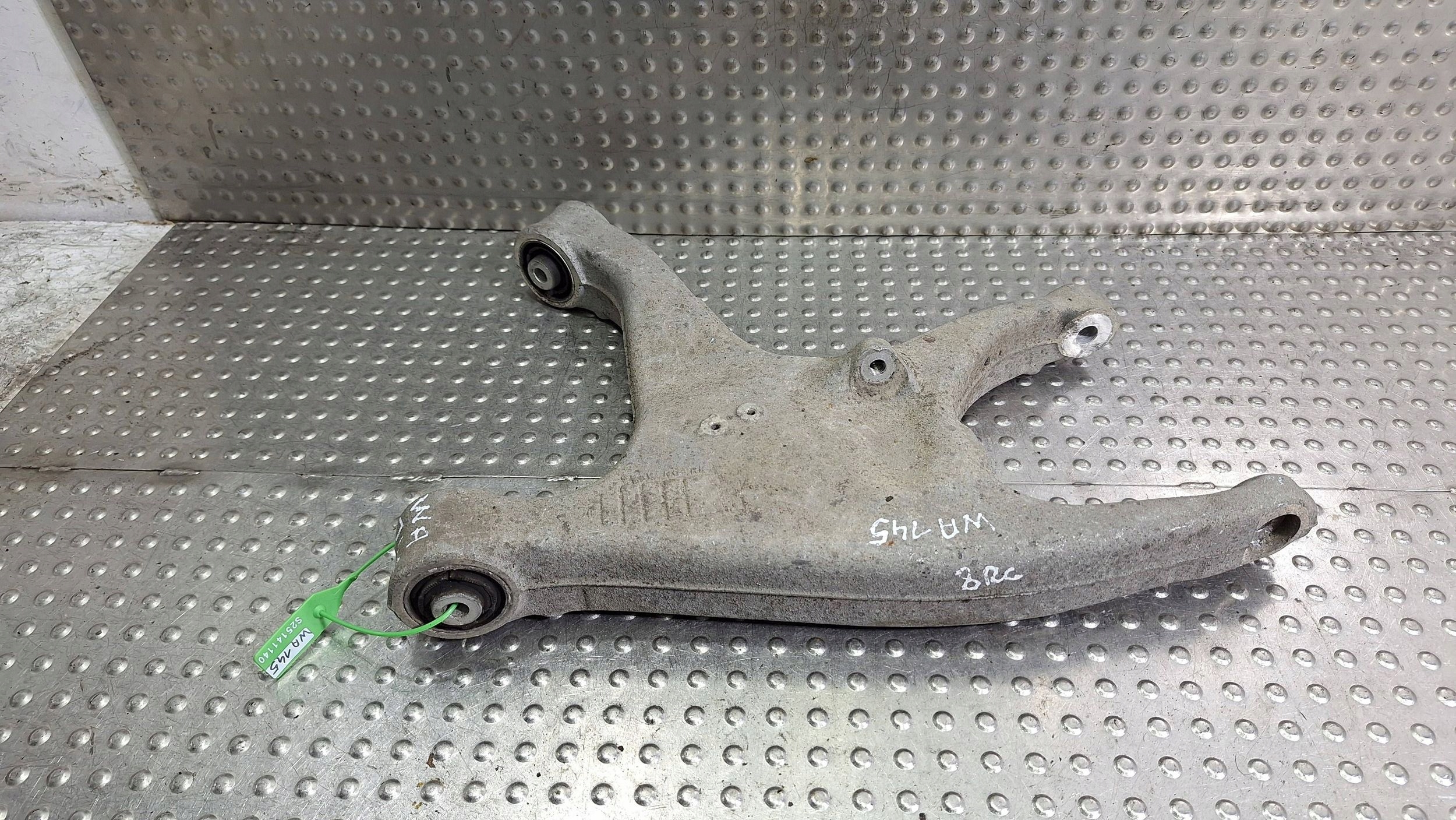 Querlenker rechts heck 8R0505312B AUDI Q5 8R QUATTRO