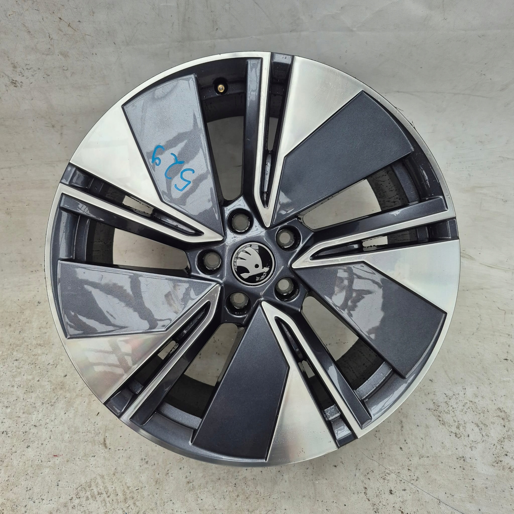 SKODA ENYAQ 5LA 20- disk hliníkový 19" 5LA601025A