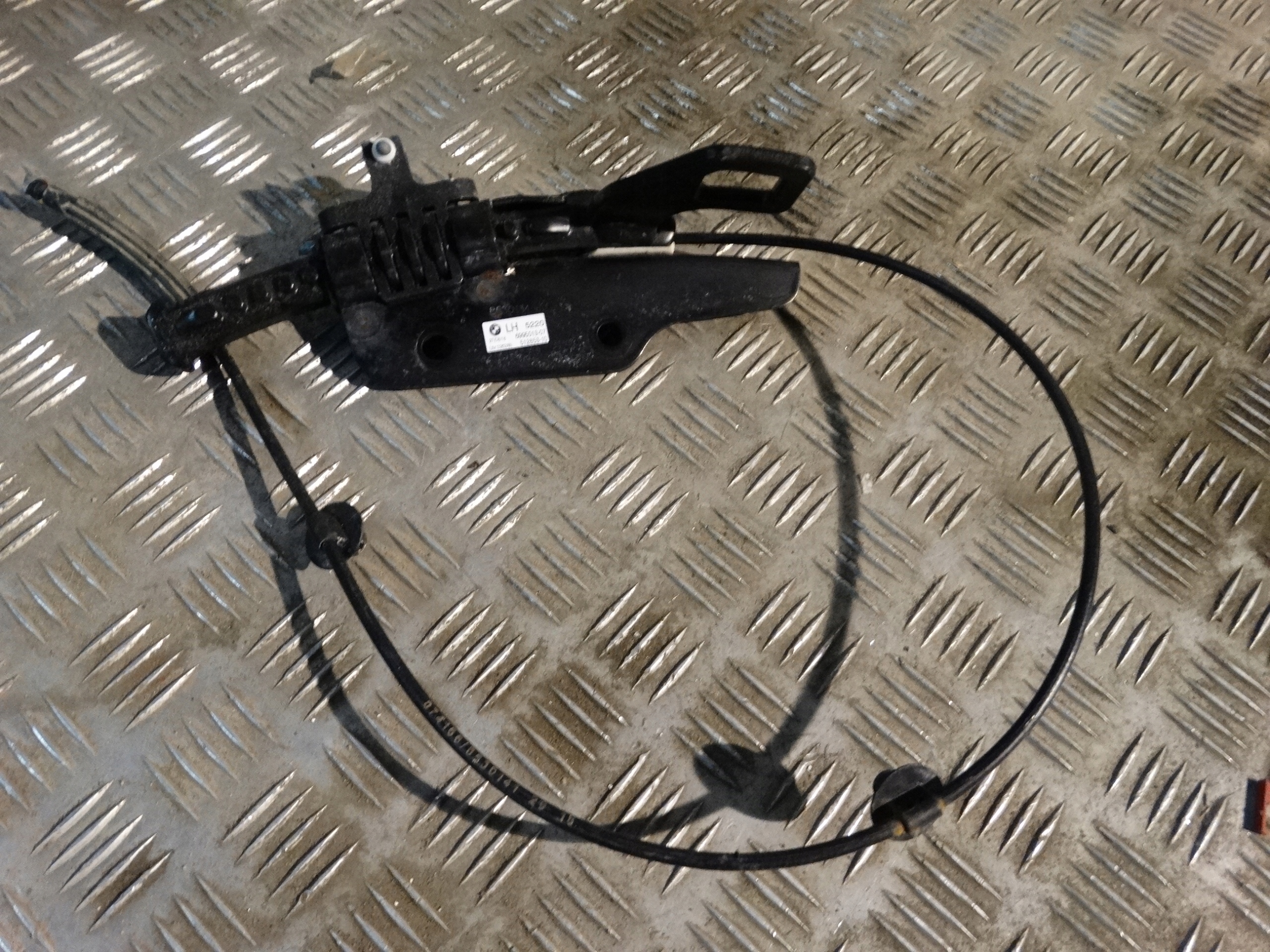 lock KANAPY left rear BMW G02 1