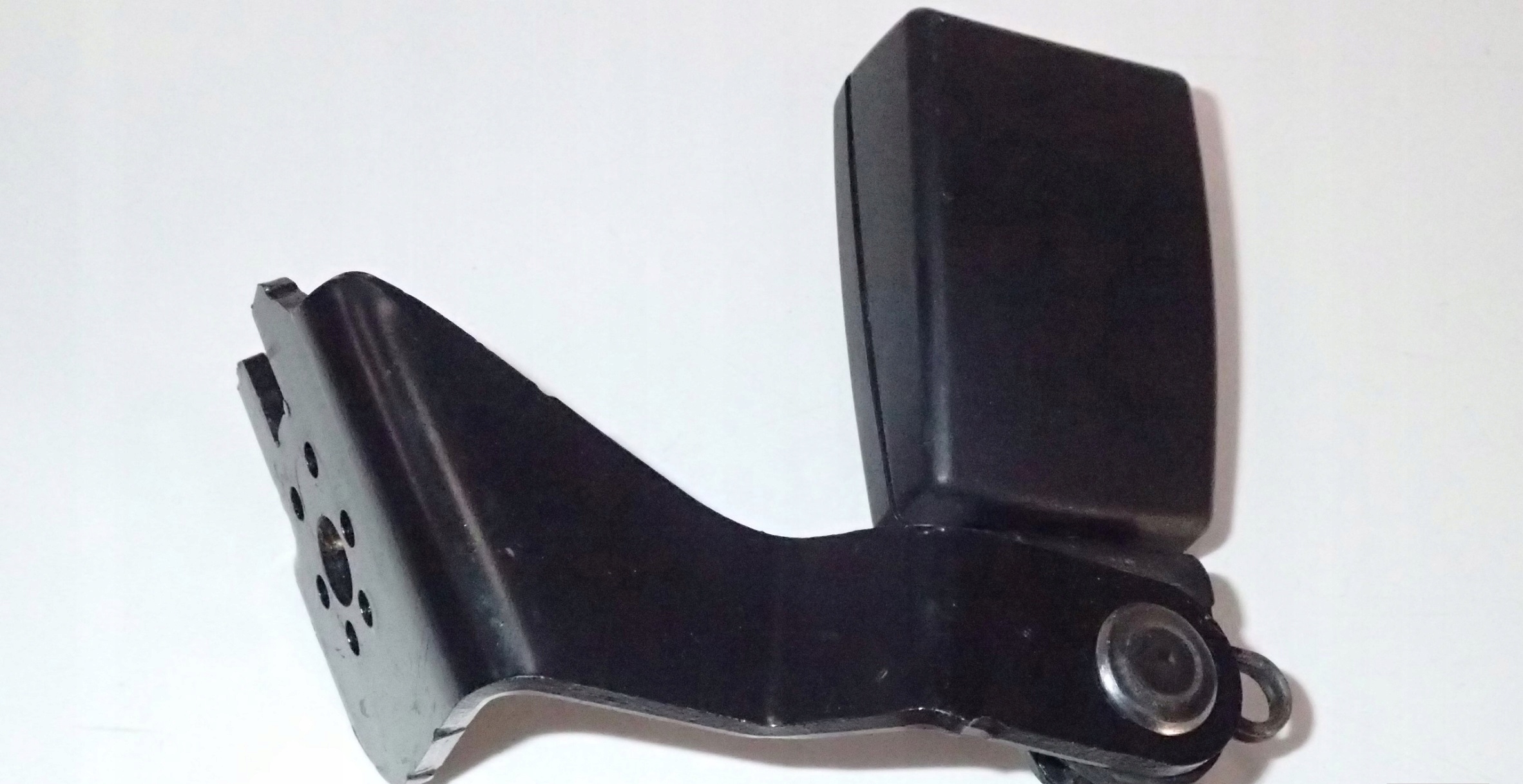 защелка ремня зад левый Audi A8 S8 D4 4H 4H0857739