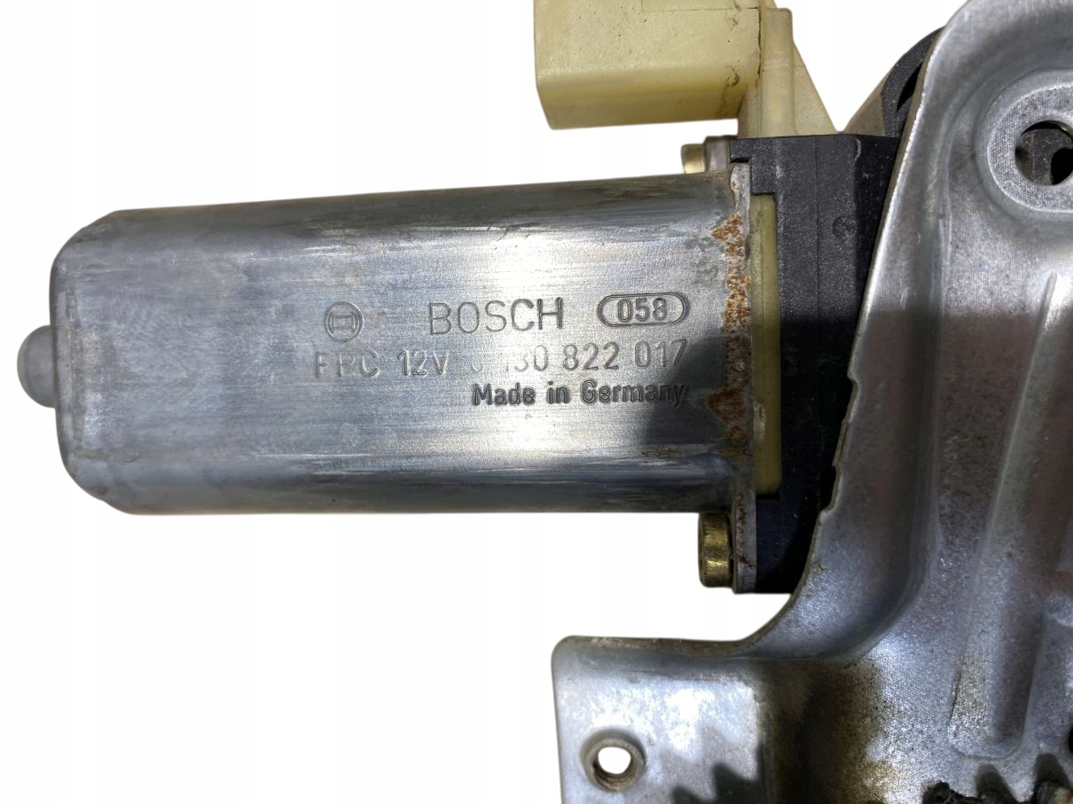 window regulator right front TOYOTA YARIS and FL 0130822017