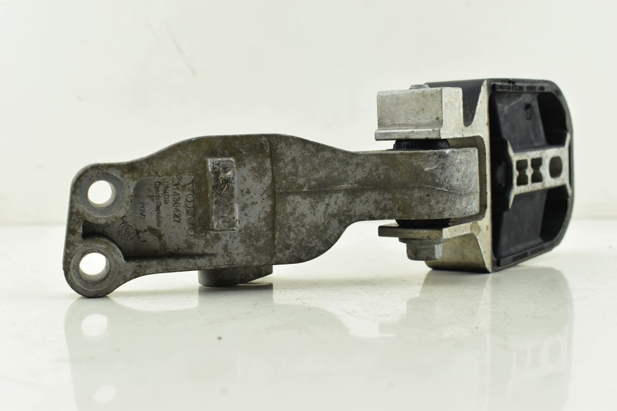 engine mount VOLVO V40 2.0 D 31430427