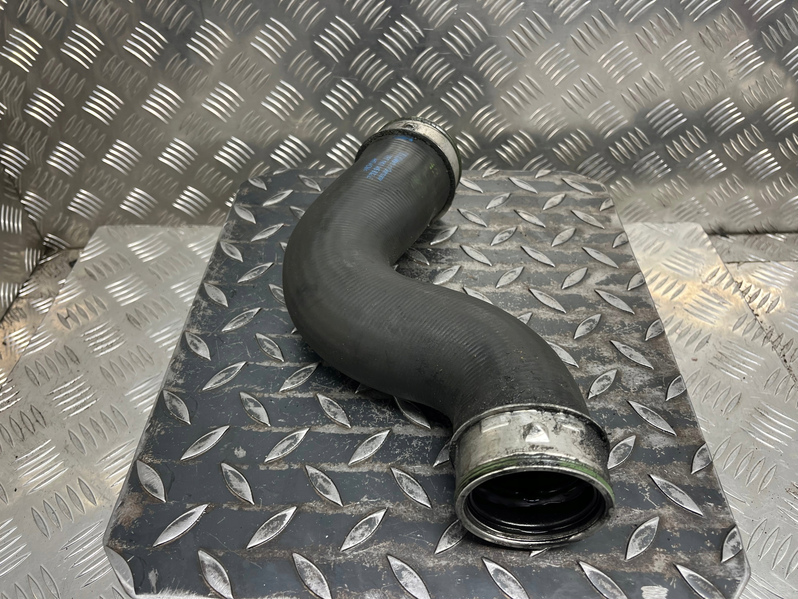 rohr Schlauch intercooler turbo SKODA OCTAVIA 2 1K0145832E