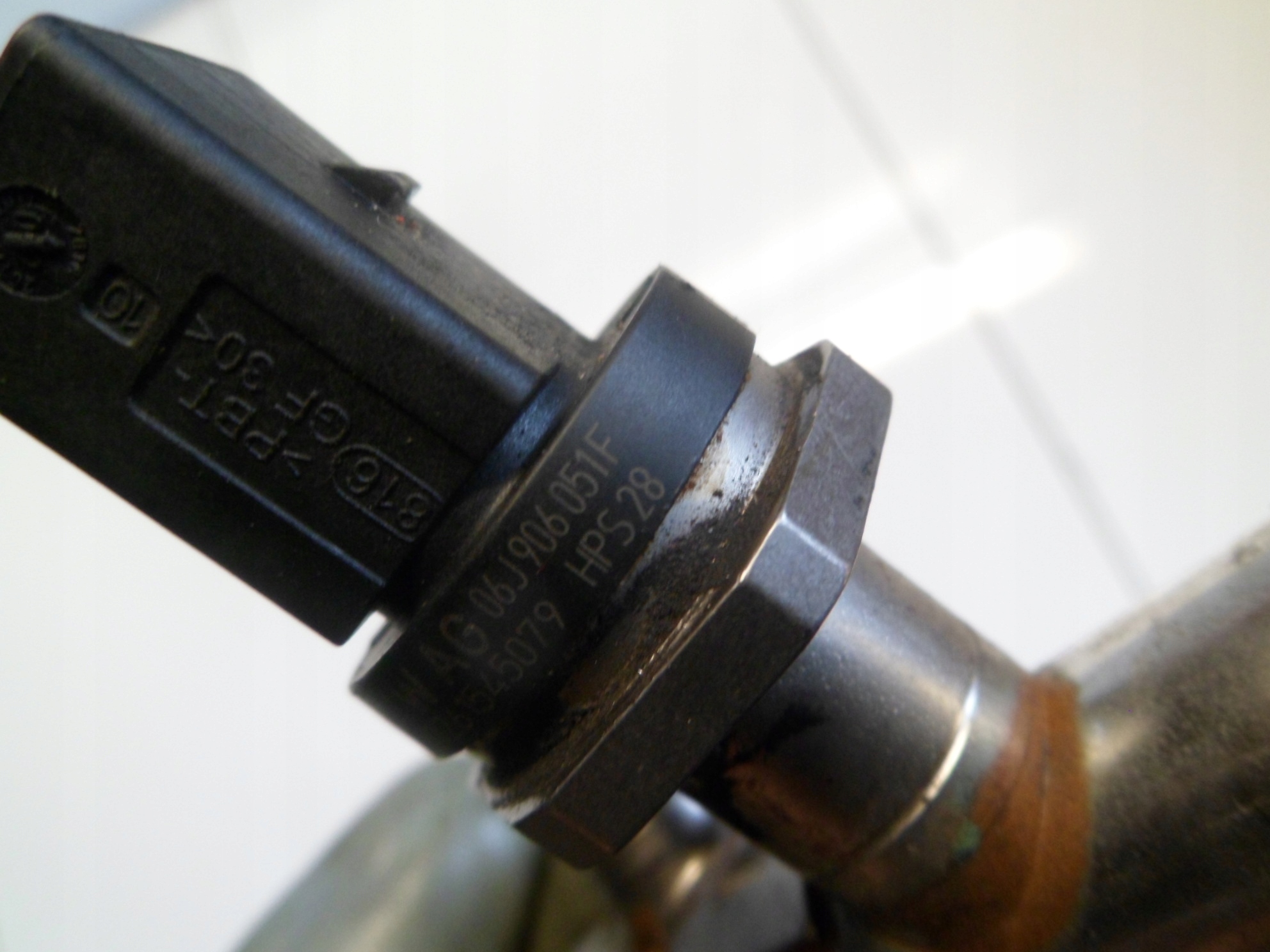 VW PASSAT B8 AUDI 1.8TSI injection ramp 06K133317AB sensor 06J906051F