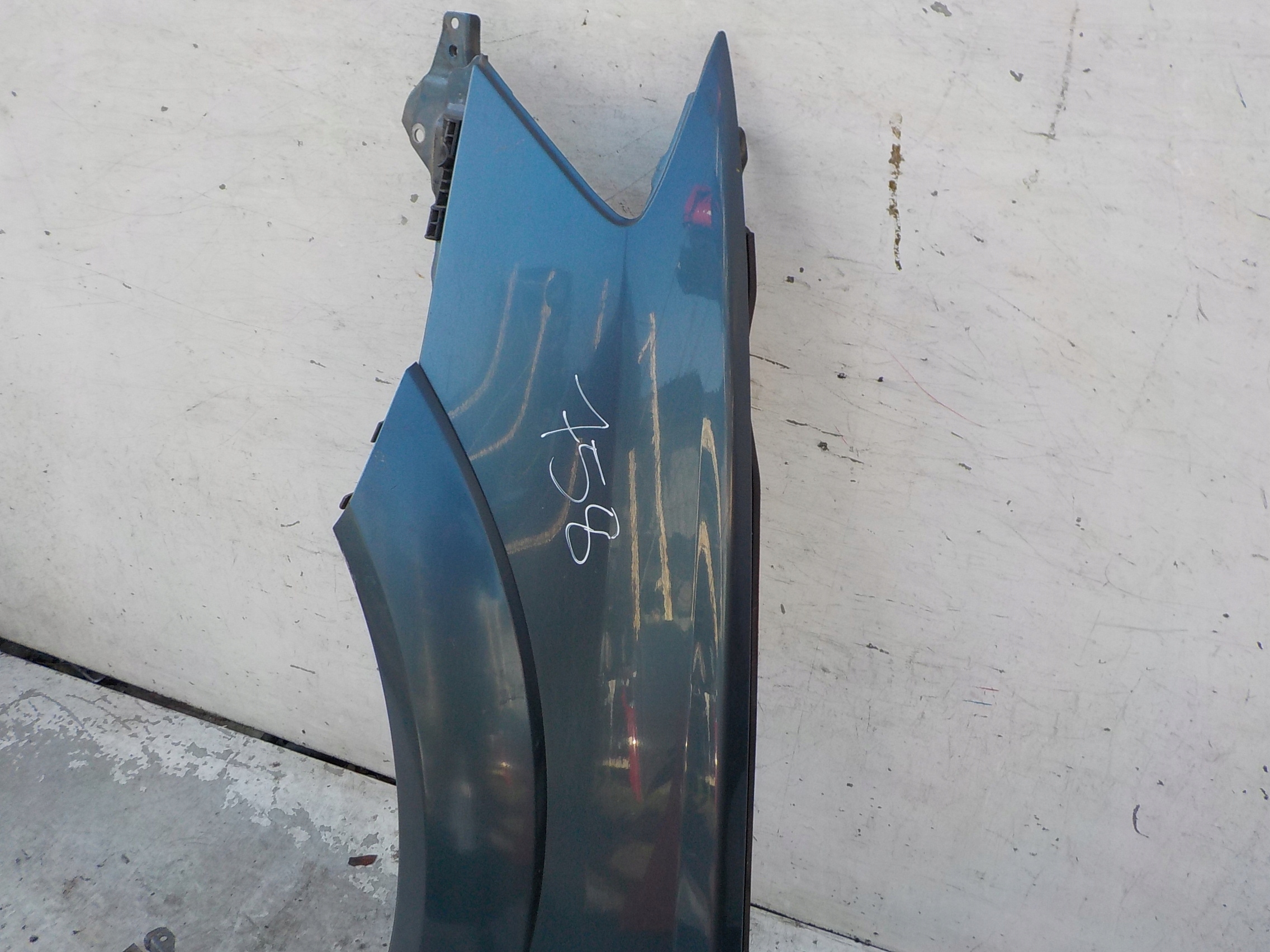 578 SUBARU OUTBACK III fender left front front
