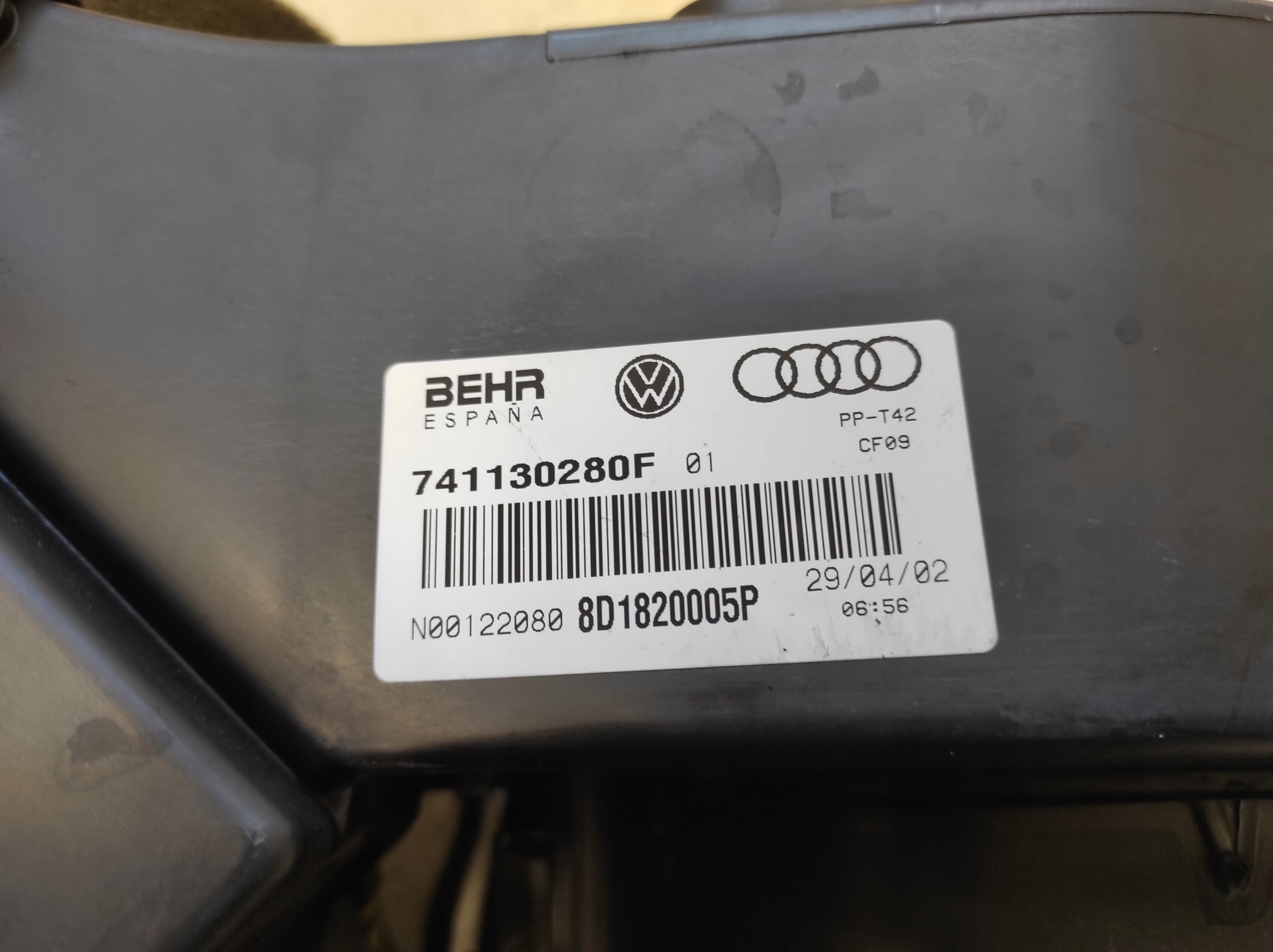 vw PASSAT B5 РЕСТАЙЛИНГ 00- радиатор отопителя 8D1820005P