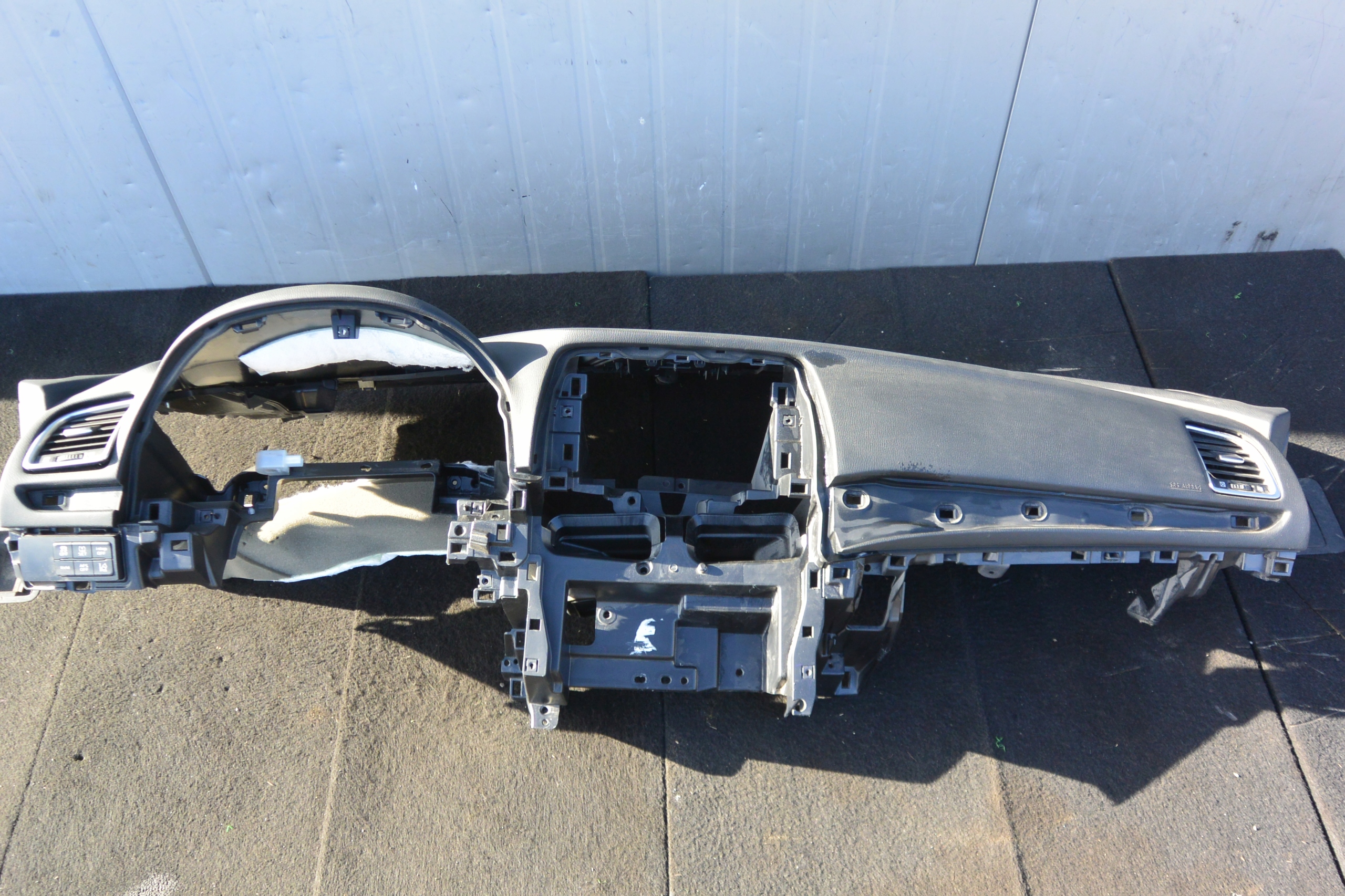 KONM6L - MAZDA 6 GJ КОНСОЛЬ ДОСКА