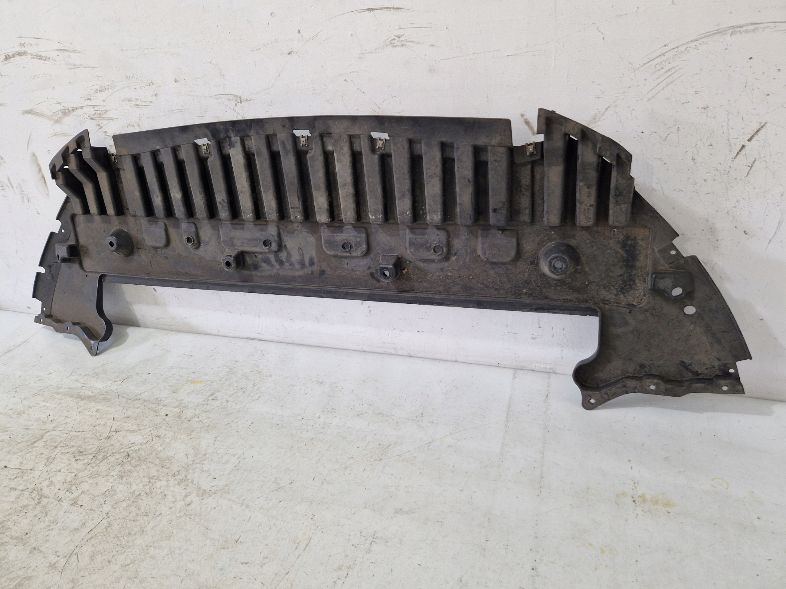 FORD MONDEO MK5 floor cover below bumper DS73-8B384-BF