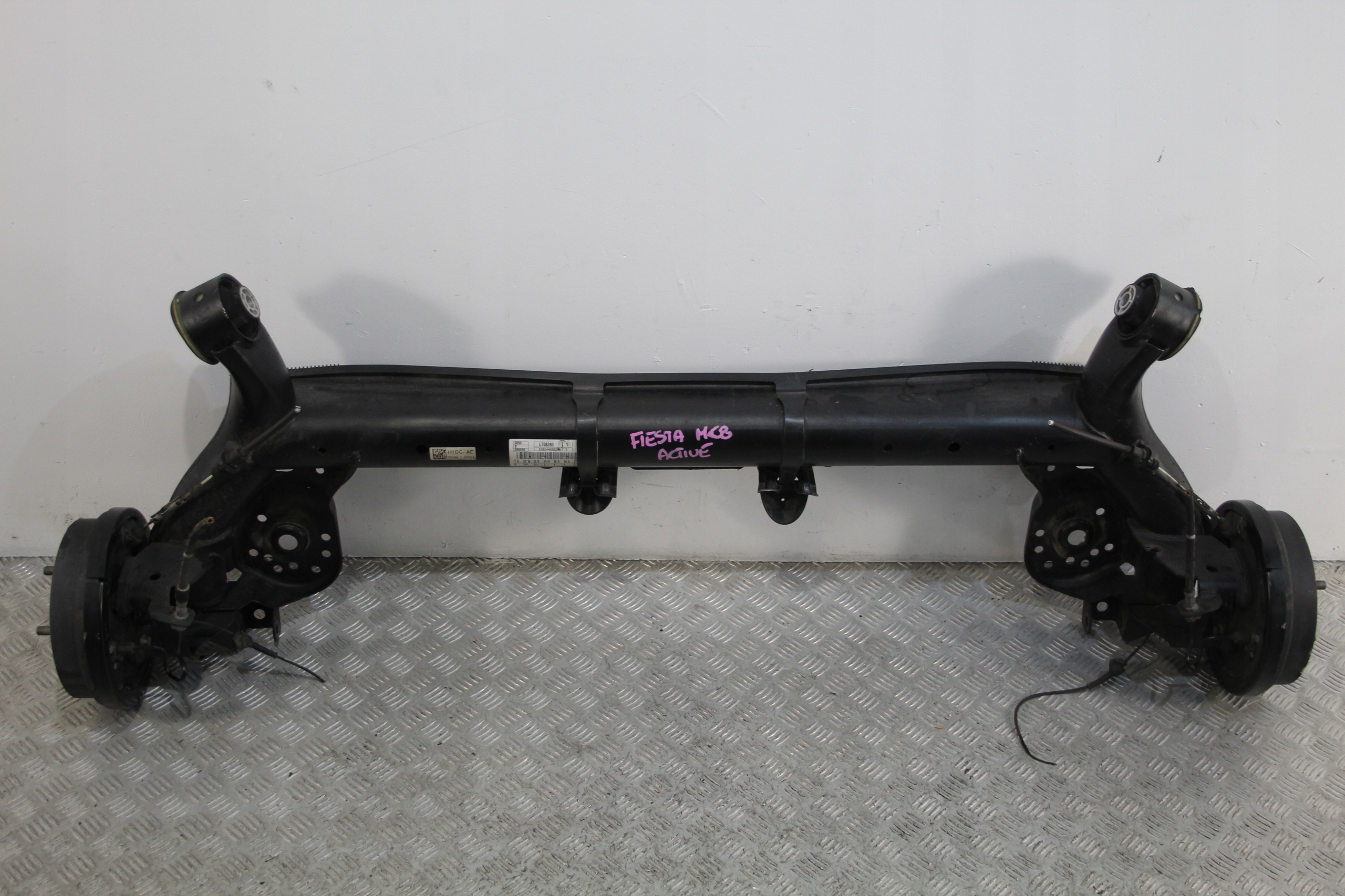 BELKA OŚ OŚKA ZAWIESZENIE TYŁ FIESTA MK8