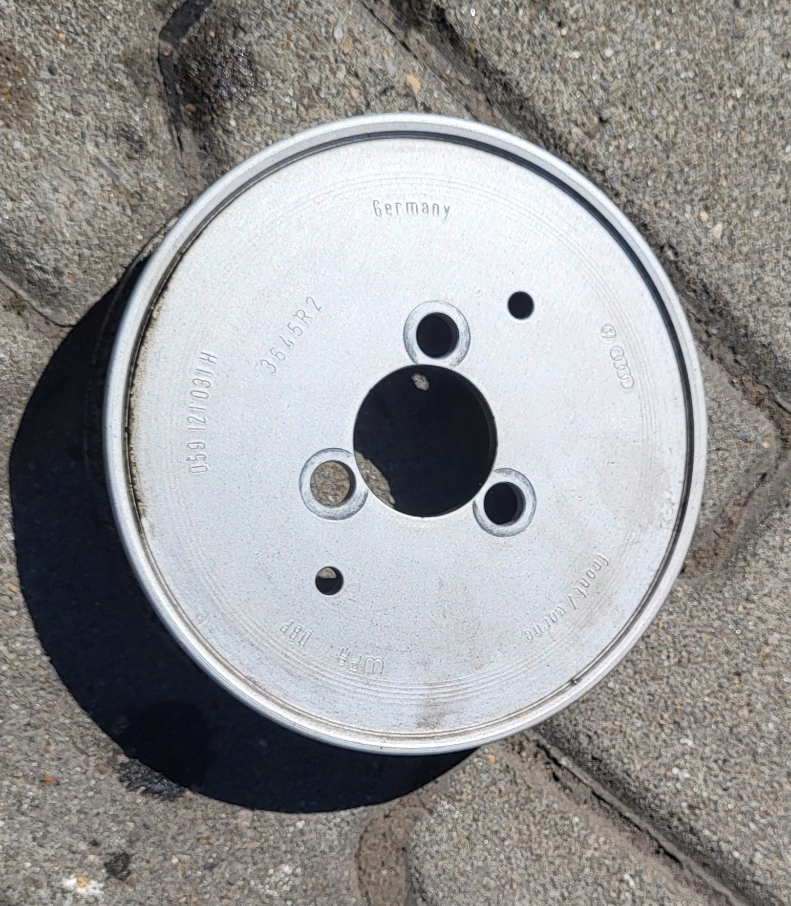 AUDI Q5 Q7 A6 A7 3.0 TDI KOŁO PASOWE POMPY WODY 059121031H