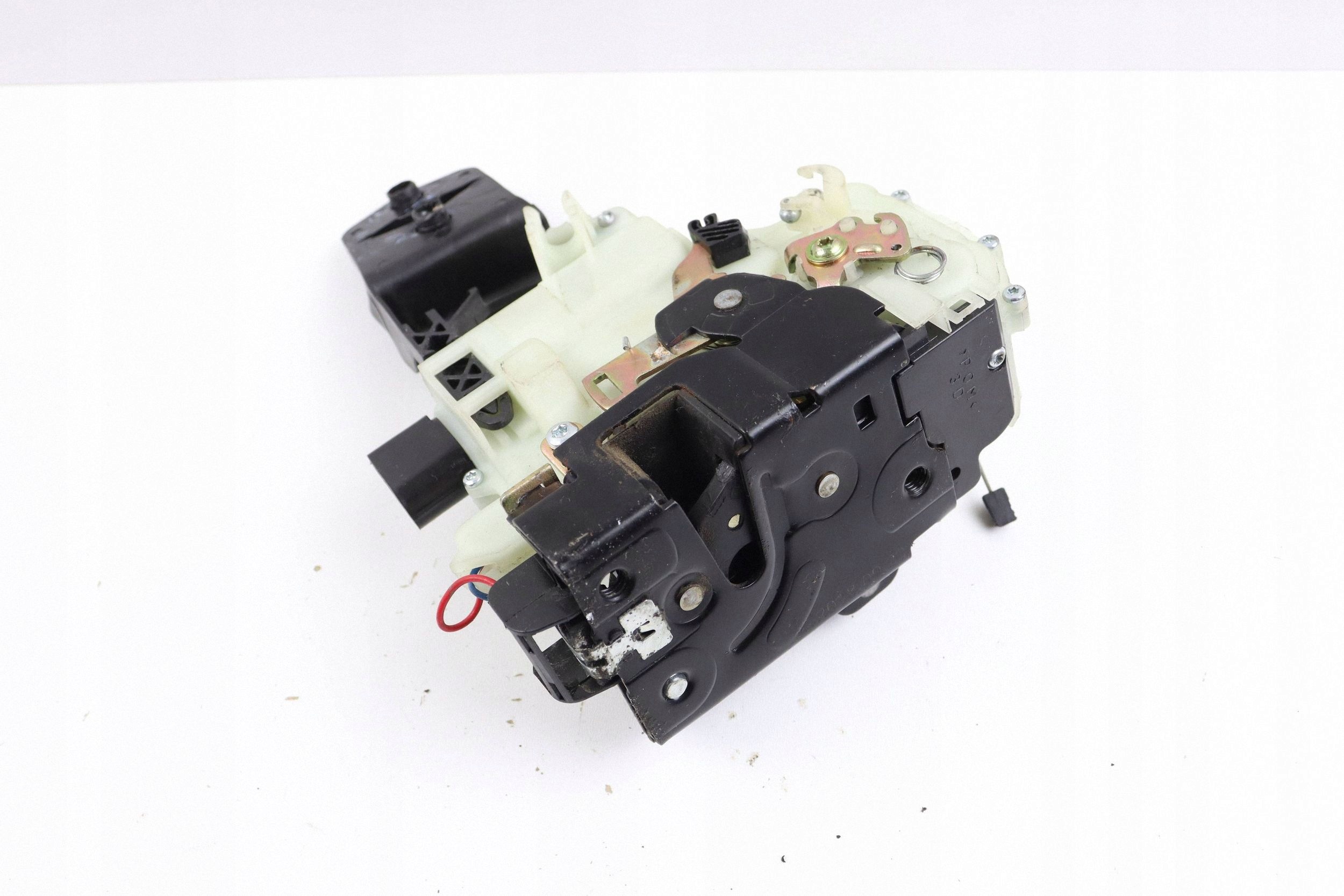 VW PASSAT B5 FL lock door right front replacement DLA 3B0837868 EUROPA