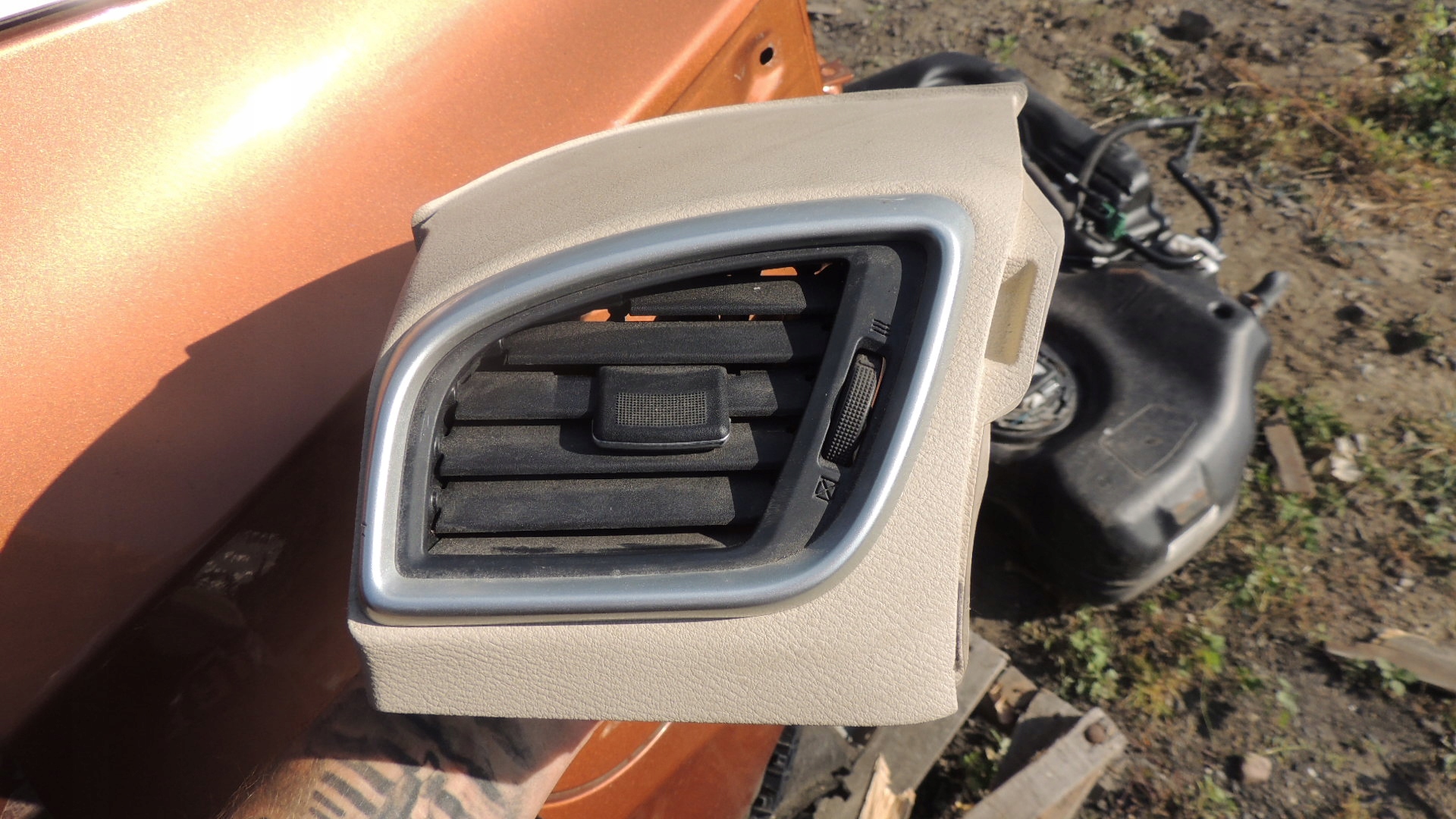 РЕШІТКА ПОВІТРЯ NISSAN MURANO Z52 15-