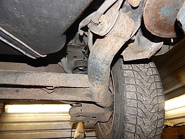 BELKA ZAWIESZENIA TYLNA MAZDA 2 DY 03-07 Wersja Europejska