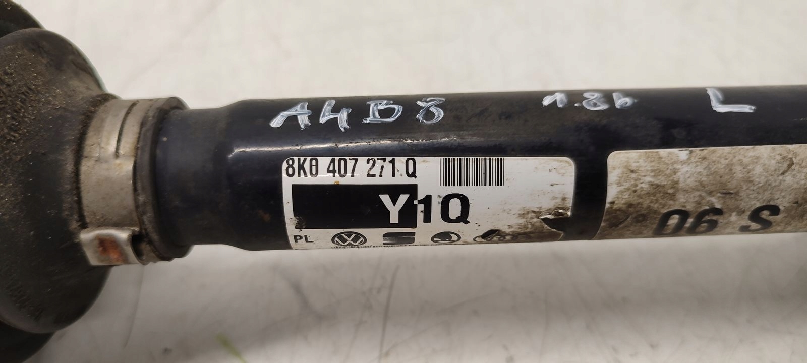 semi-axis short. Audi A4 B8 1,8 TFSI