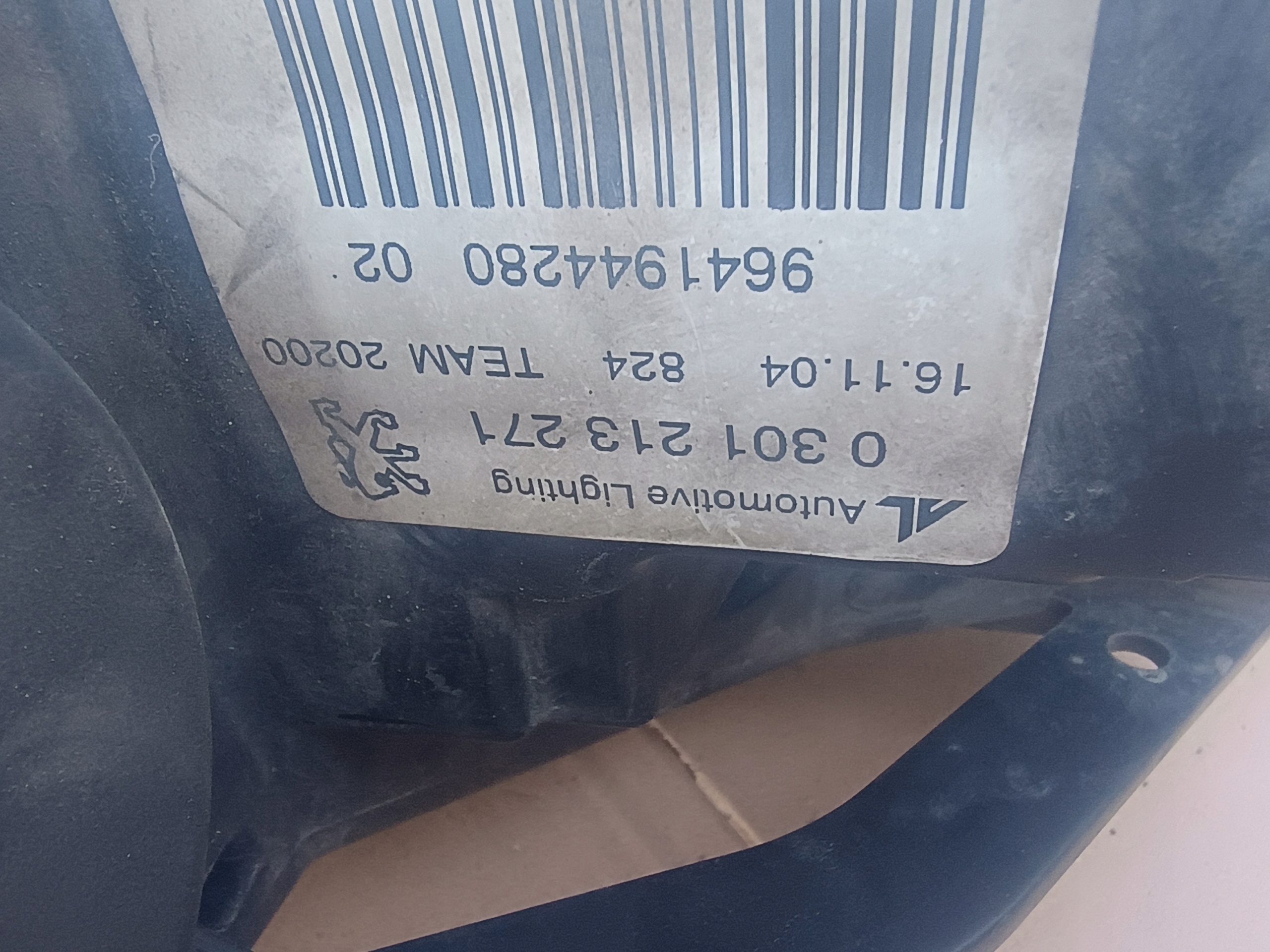 light front left XENON PEUGEOT 407