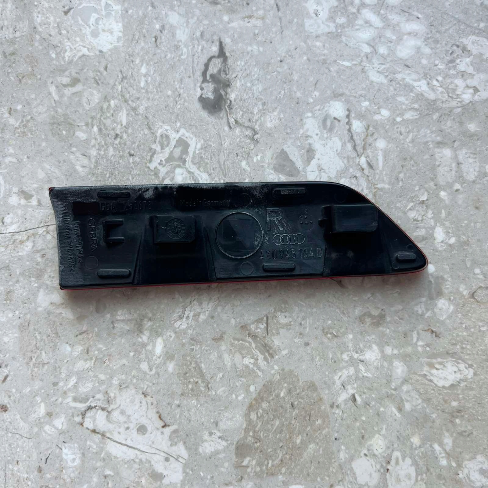 AUDI A6 C8 AVANT KOMBI right ODBLASK inner for rear bumper 4K0945104D