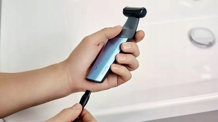 PHILIPS WODOODPORNA GOLARKA TRYMER DO CIAŁA I STREF INTYMNYCH + 3 NASADKI Stan opakowania oryginalne