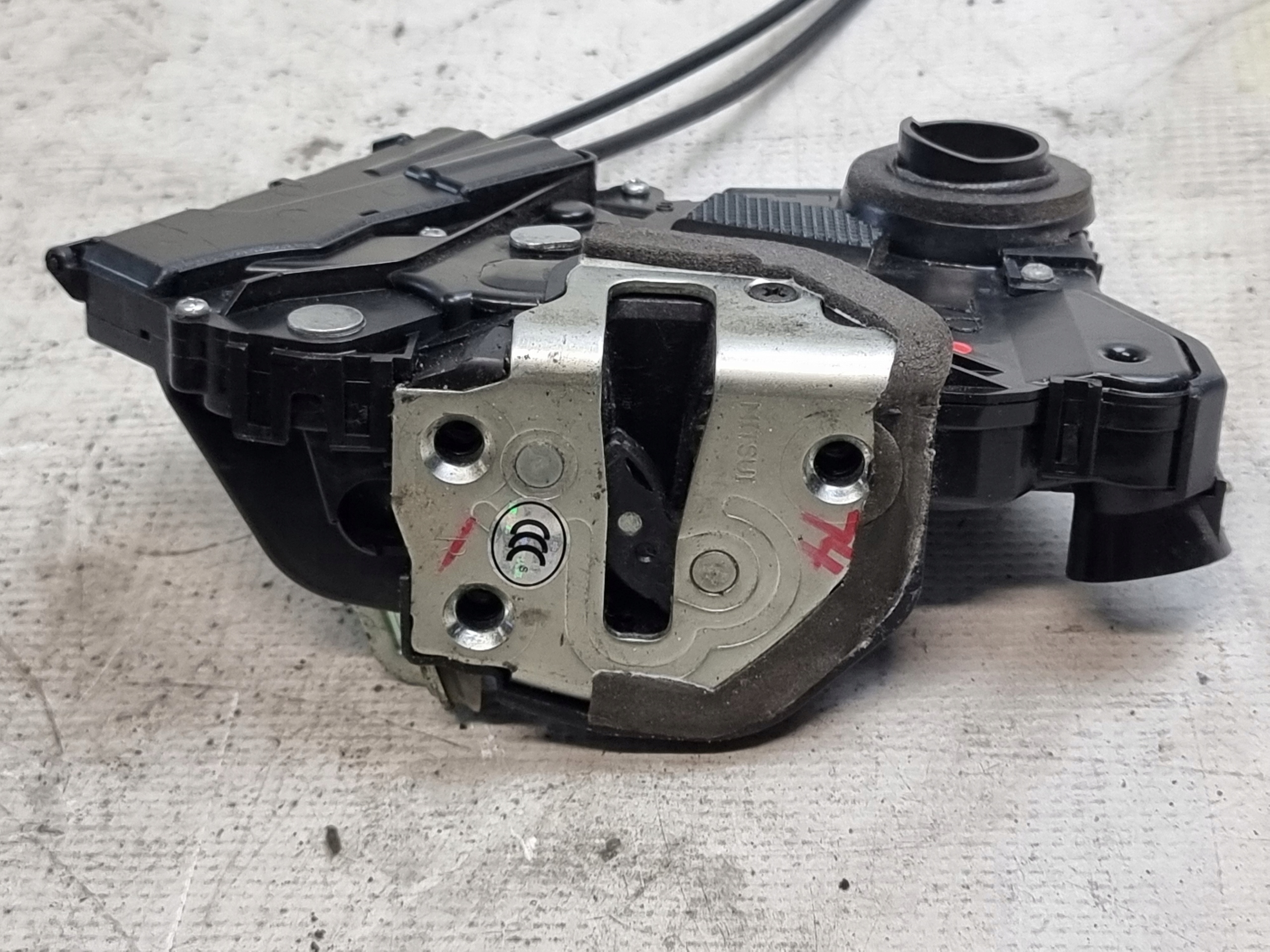 lock door right front TOYOTA PRIUS II 08r