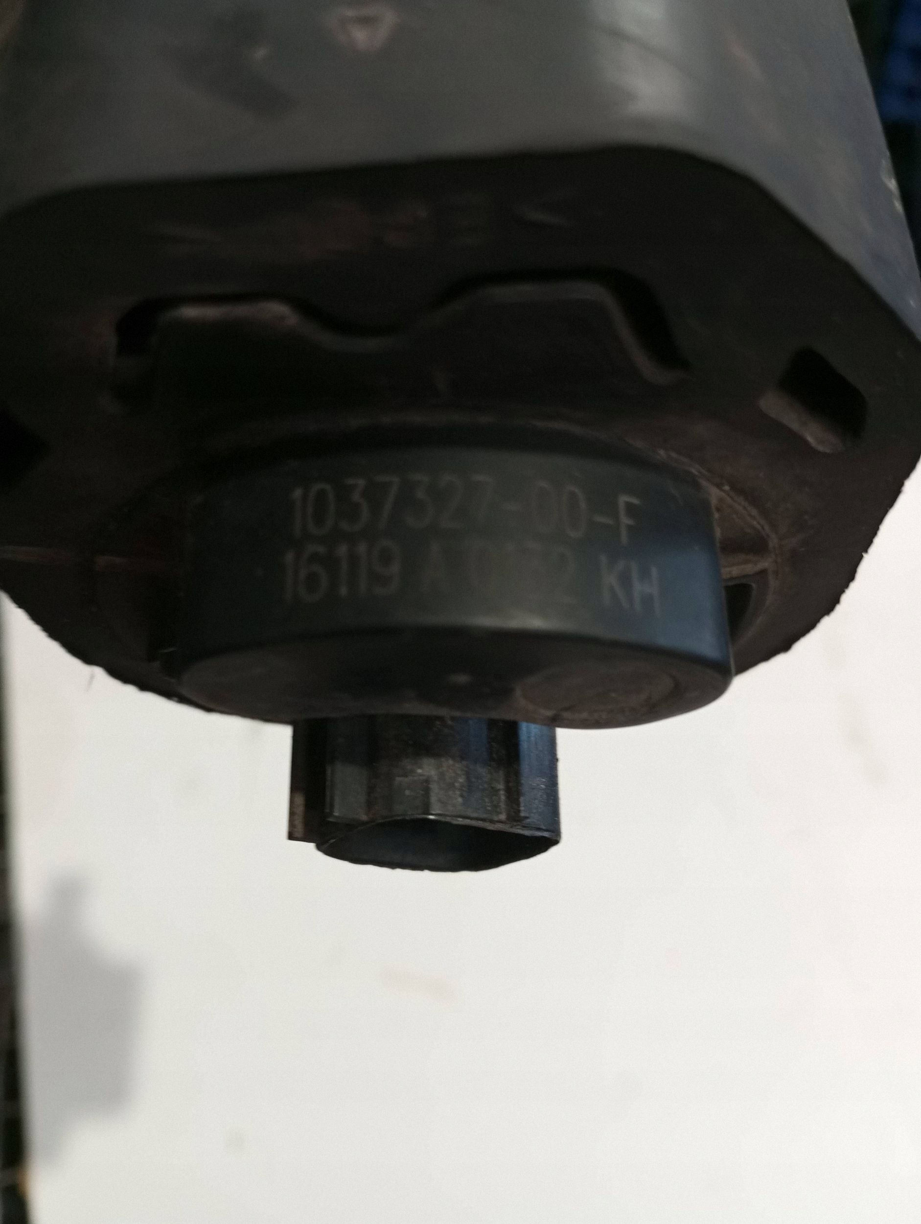 supplementary water pump TESLA MODEL X 1037327-00-F
